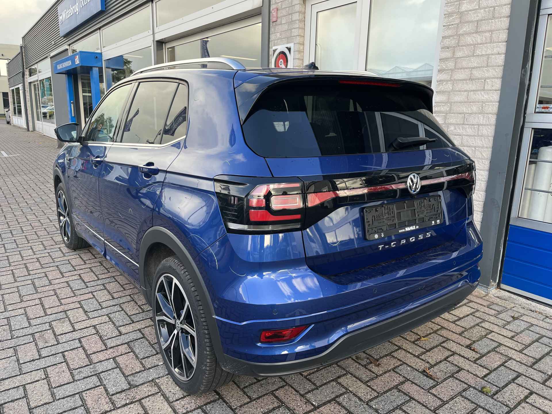 Volkswagen T-Cross 1.5 TSI R-Line / AUTOMAAT/ 150 PK/ CAMERA/ PARK. SENSOREN/ LED/ DODE HOEK/ STOEL VERWARM./ DIGITAL DASHBOARD/ ADAPT. CRUISE/ APP CONNECT/ NAVI/ CLIMA/ - 3/27