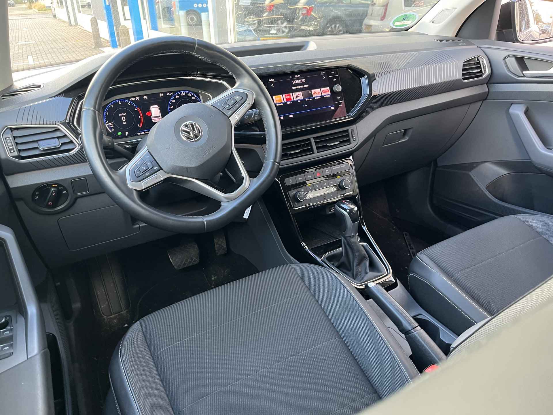 Volkswagen T-Cross 1.5 TSI R-Line / AUTOMAAT/ 150 PK/ CAMERA/ PARK. SENSOREN/ LED/ DODE HOEK/ STOEL VERWARM./ DIGITAL DASHBOARD/ ADAPT. CRUISE/ APP CONNECT/ NAVI/ CLIMA/ - 8/27