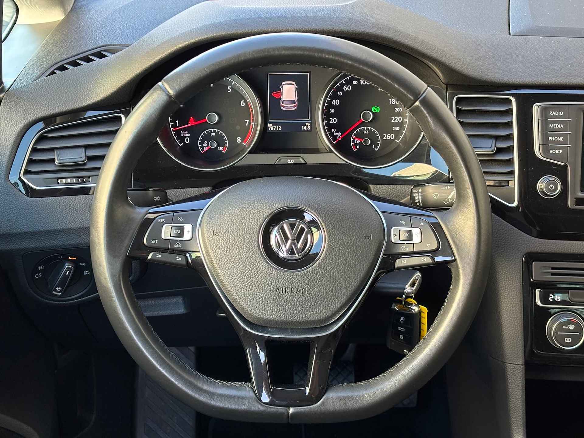 Volkswagen Golf Sportsvan 1.4 TSI Highline / 17" LMV / Achteruitrijcamera / Sportonderstel / Alarmsysteem - 15/29