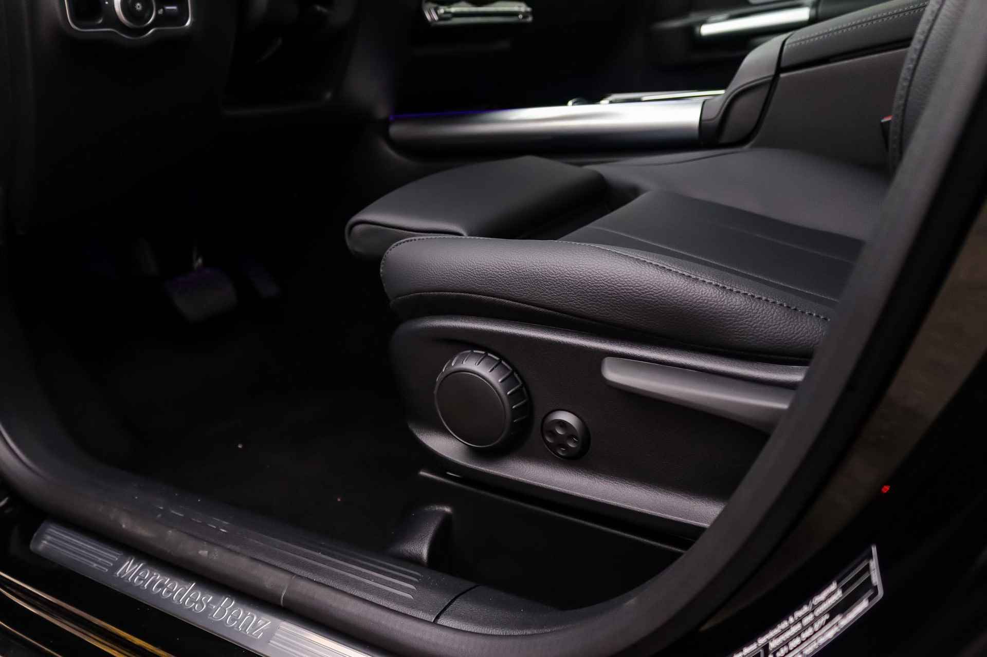 Mercedes-Benz B-Klasse B 180 Automaat Star Edition Luxury Line | Nightpakket - 29/39