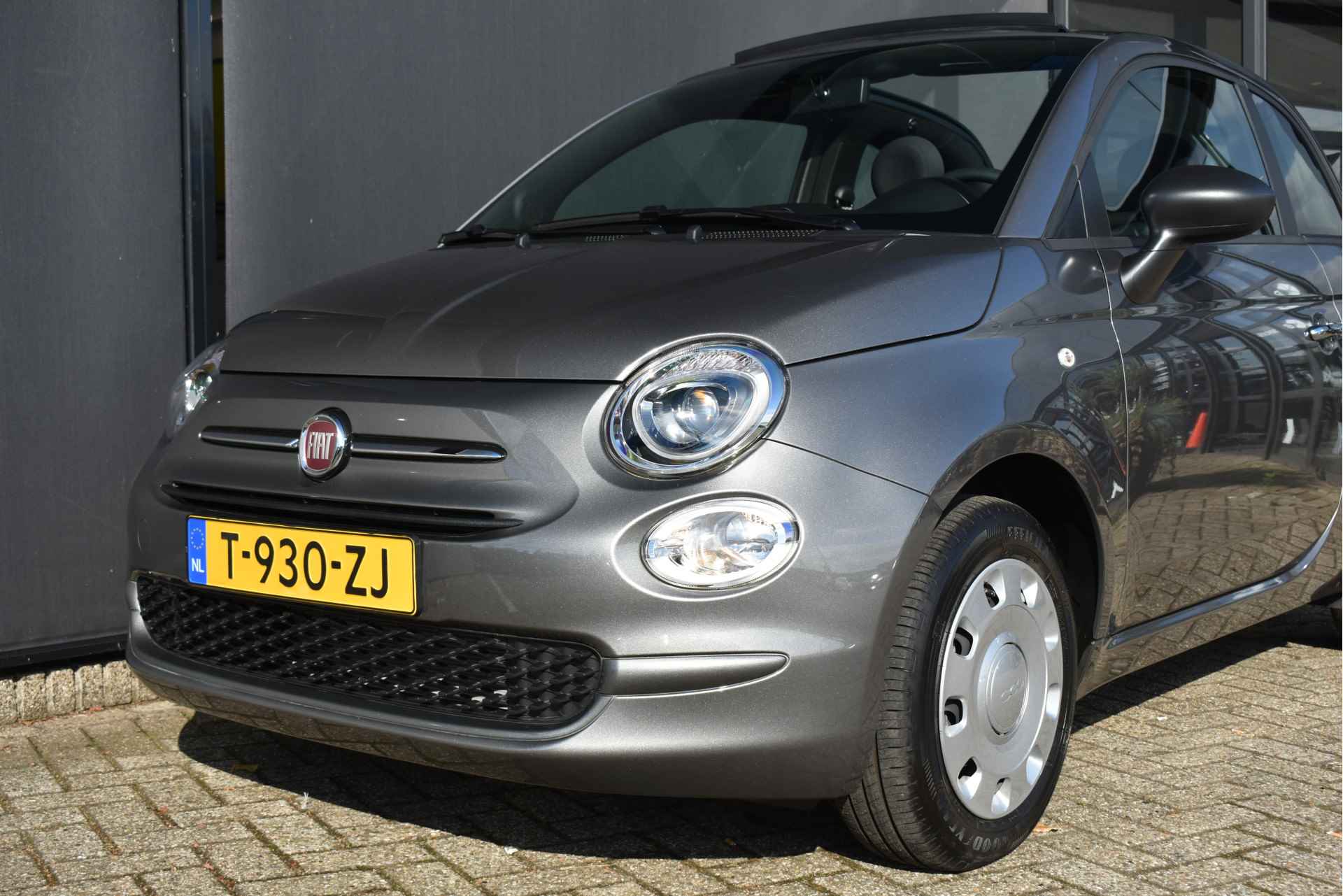 Fiat 500 Cabrio 1.0 Hybrid | Navigatie by App | Nieuwstaat! | Airco | Apple Carplay | Android Auto | Bluetooth-Telefoonverbinding | !! - 29/42