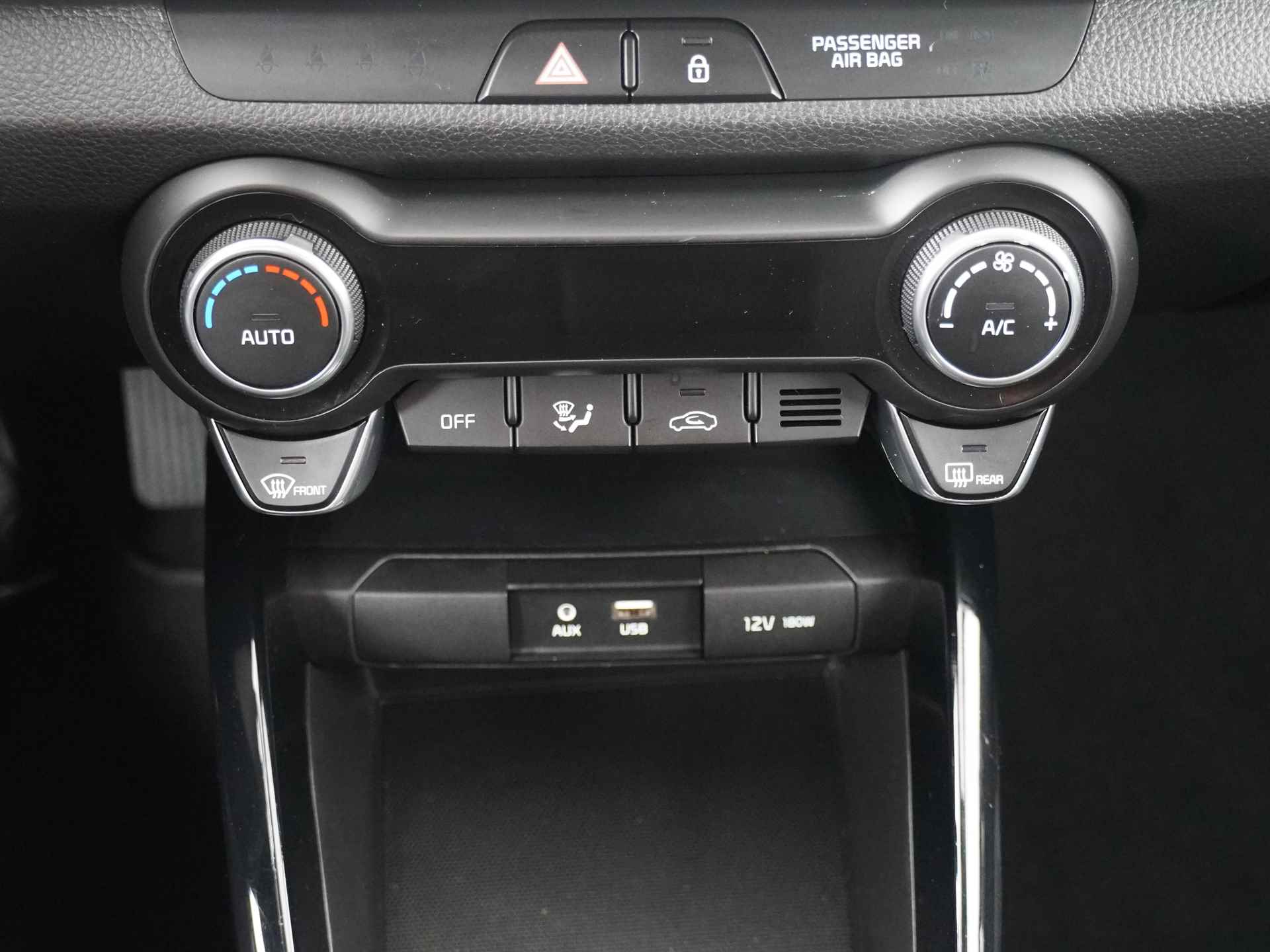 Kia Stonic 1.0 T-GDi DynamicPlusLine Navigatie - Climate Control - Keyless entry - Apple Carplay / Android Auto - Fabrieksgarantie tot 03-2027 - 32/51