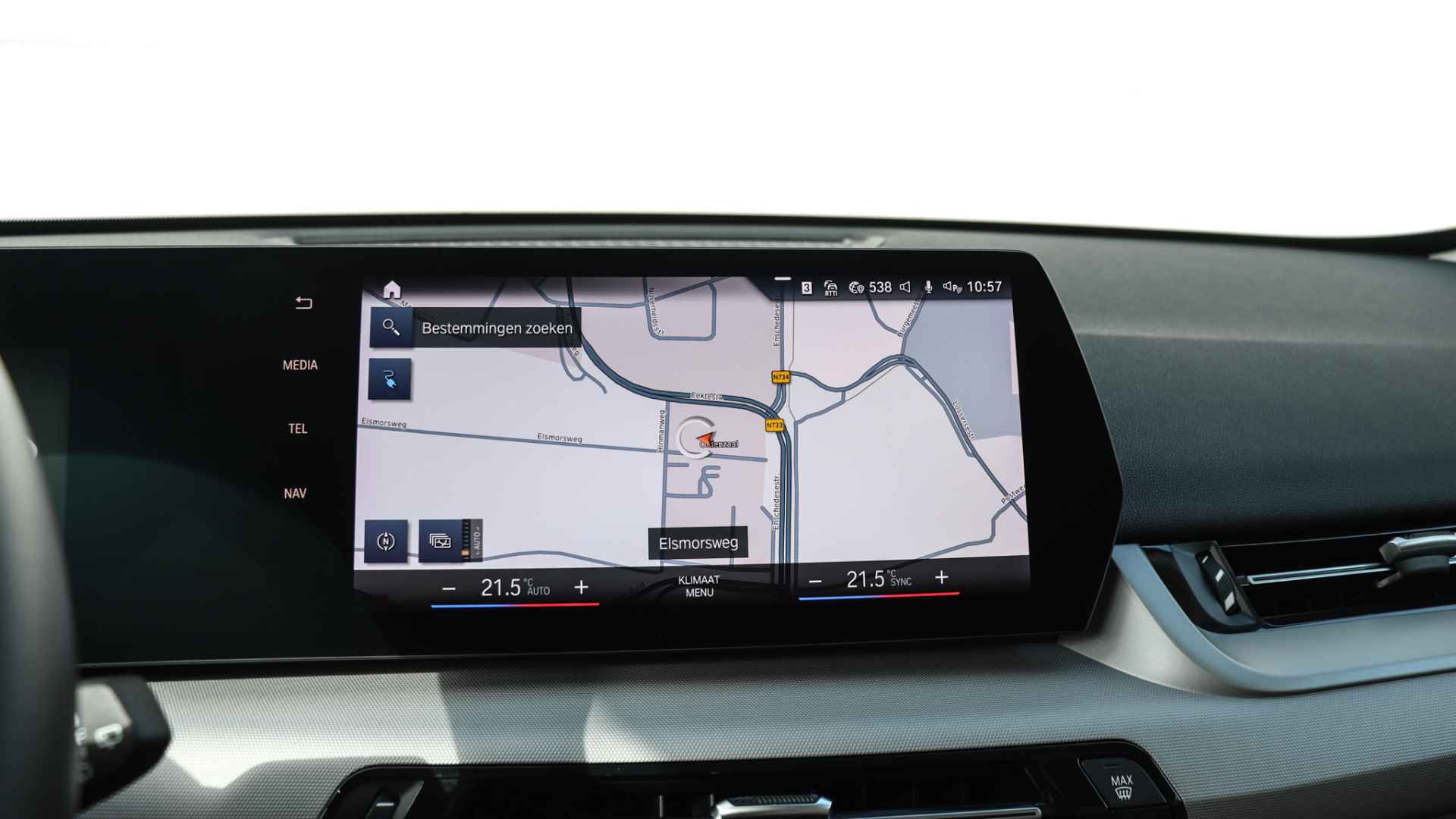 BMW iX1 xDrive30 Launch Edition | Achteruitrijcamera | Widescreen | Leder - 9/23
