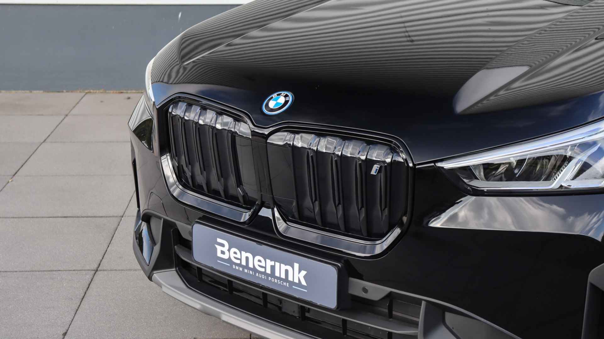 BMW iX1 xDrive30 Launch Edition | Achteruitrijcamera | Widescreen | Leder - 14/23