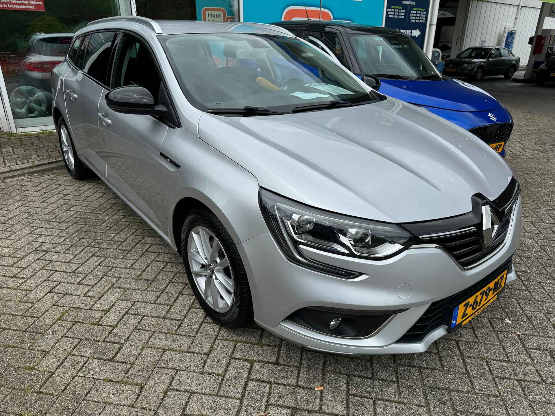 RENAULT Megane 1.2 Energy TCe 130pk EDC Limited - 9/29