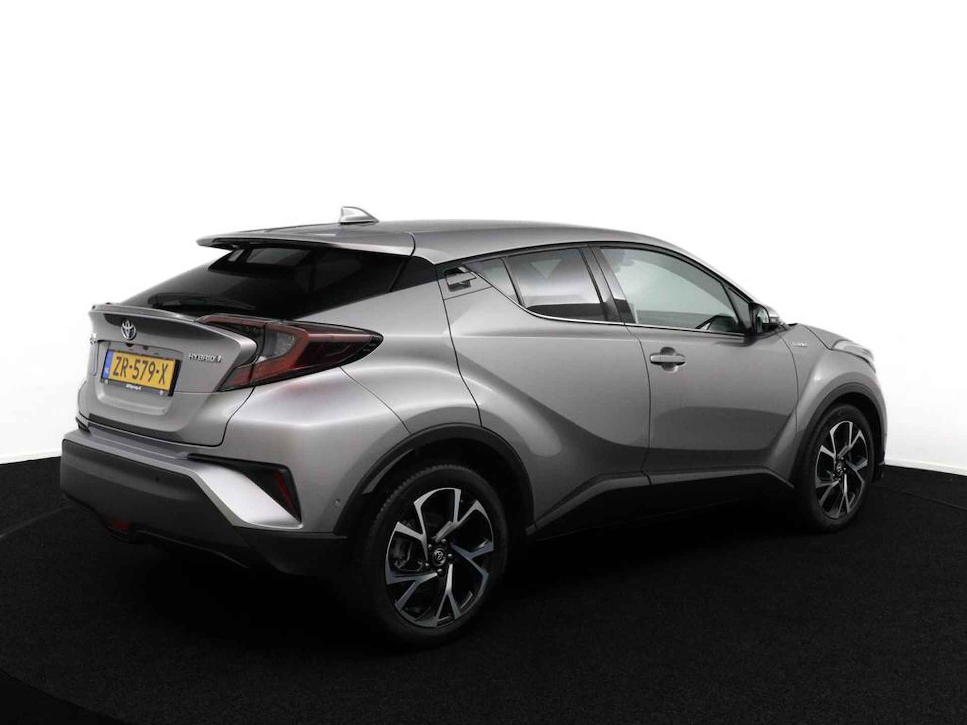 Toyota C-HR 1.8 Hybrid Business Intro | Parkeersensoren Rondom | Dodehoek Detectie | Stoelverwarming | Navigatie | Led Verlichting | - 3/48