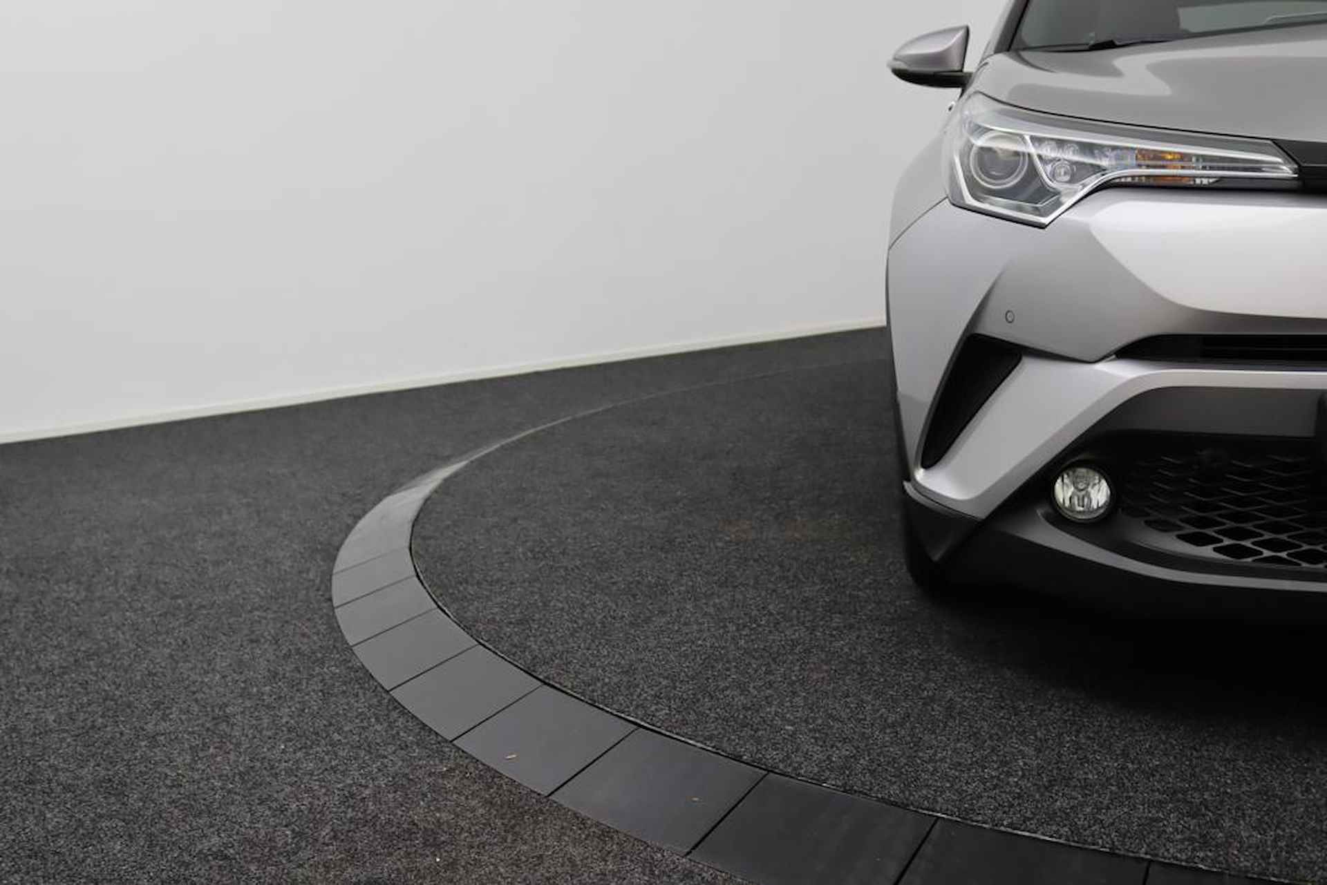 Toyota C-HR 1.8 Hybrid Business Intro | Parkeersensoren Rondom | Dodehoek Detectie | Stoelverwarming | Navigatie | Led Verlichting | - 40/48