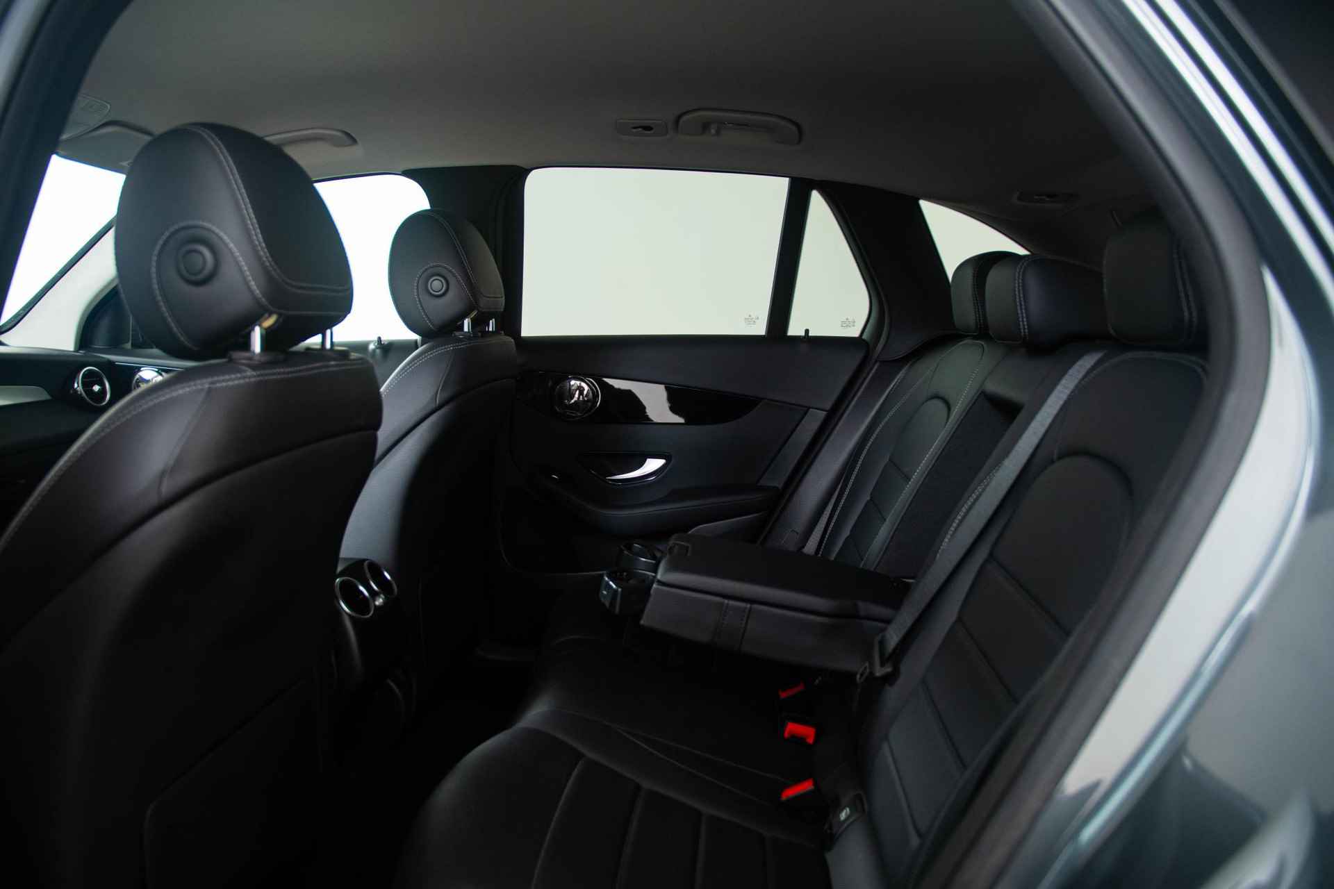 Mercedes-Benz GLC-klasse 200 Business Solution Limited Trekhaak - Aanhangwagenassistent - Parkeerpakket & camera - Stoelverwarming - warmtewerend glas - LED Koplampen - 13/40
