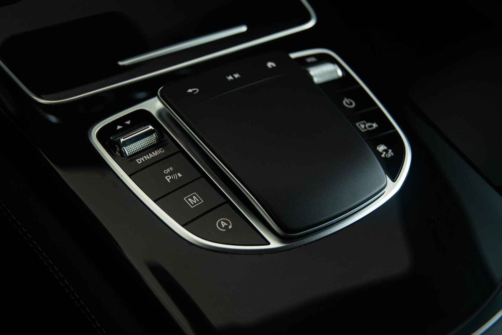 Mercedes-Benz GLC-klasse 200 Business Solution Limited Trekhaak - Aanhangwagenassistent - Parkeerpakket & camera - Stoelverwarming - warmtewerend glas - LED Koplampen - 29/40
