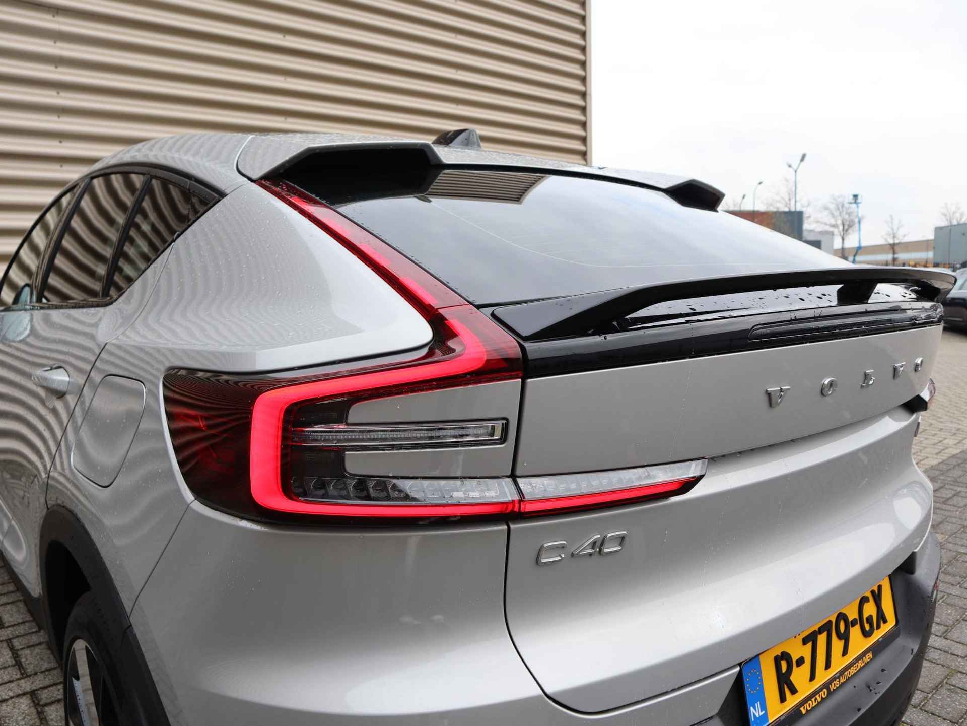 Volvo C40 Recharge Plus 69 kWh | 20 Inch | Glazen dak | Stoelverwarming | Stuurverwarming - 15/50