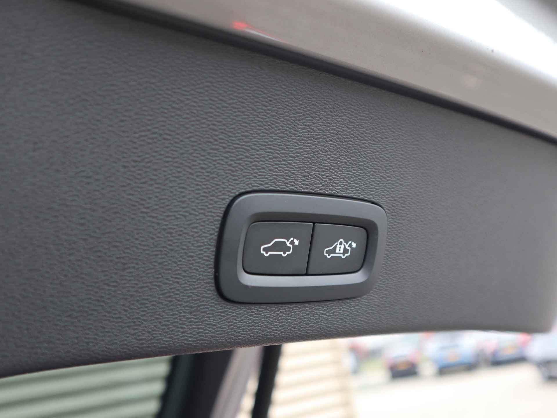 Volvo C40 Recharge Plus 69 kWh | 20 Inch | Glazen dak | Stoelverwarming | Stuurverwarming - 21/50