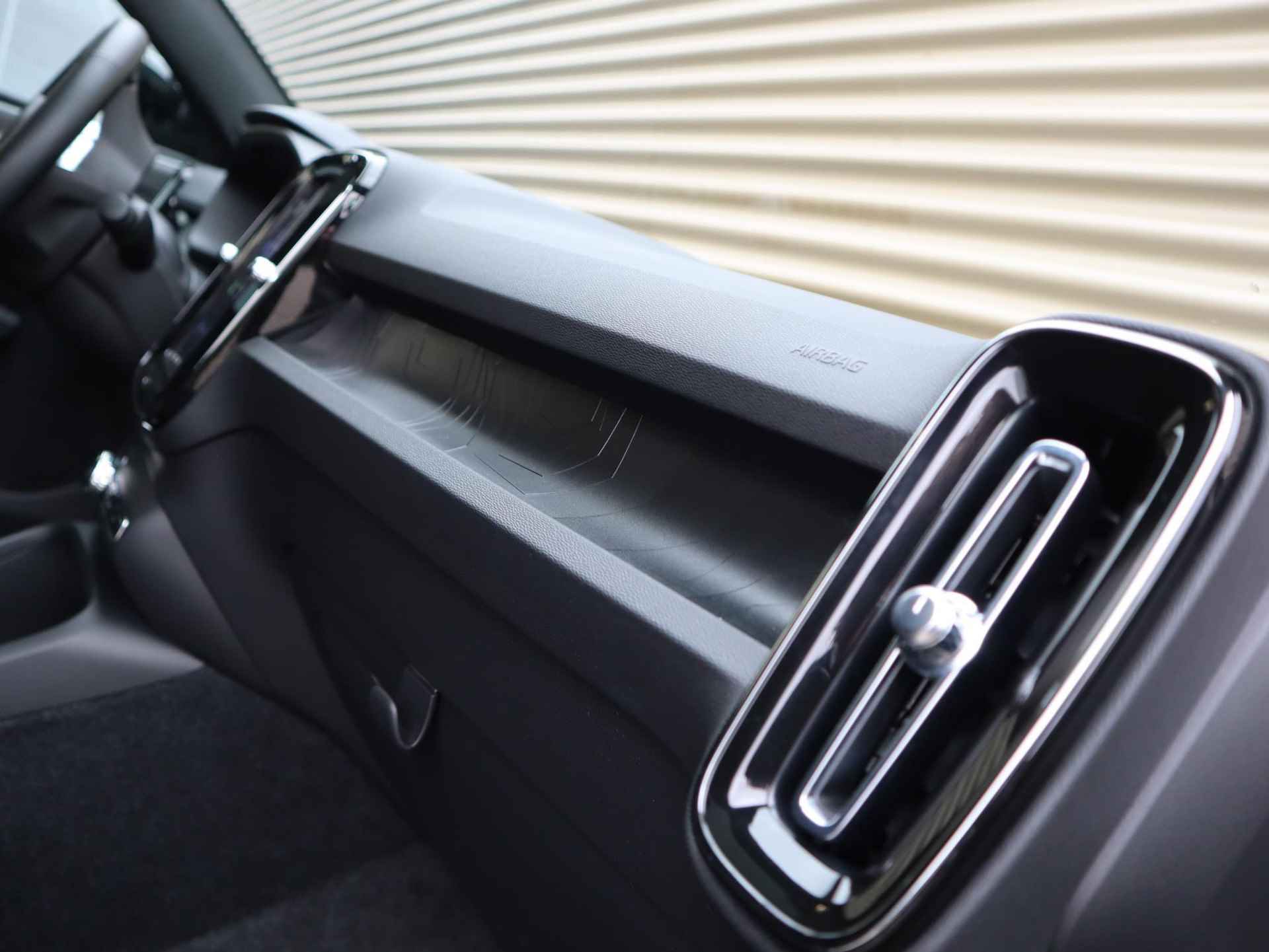 Volvo C40 Recharge Plus 69 kWh | 20 Inch | Glazen dak | Stoelverwarming | Stuurverwarming - 36/50