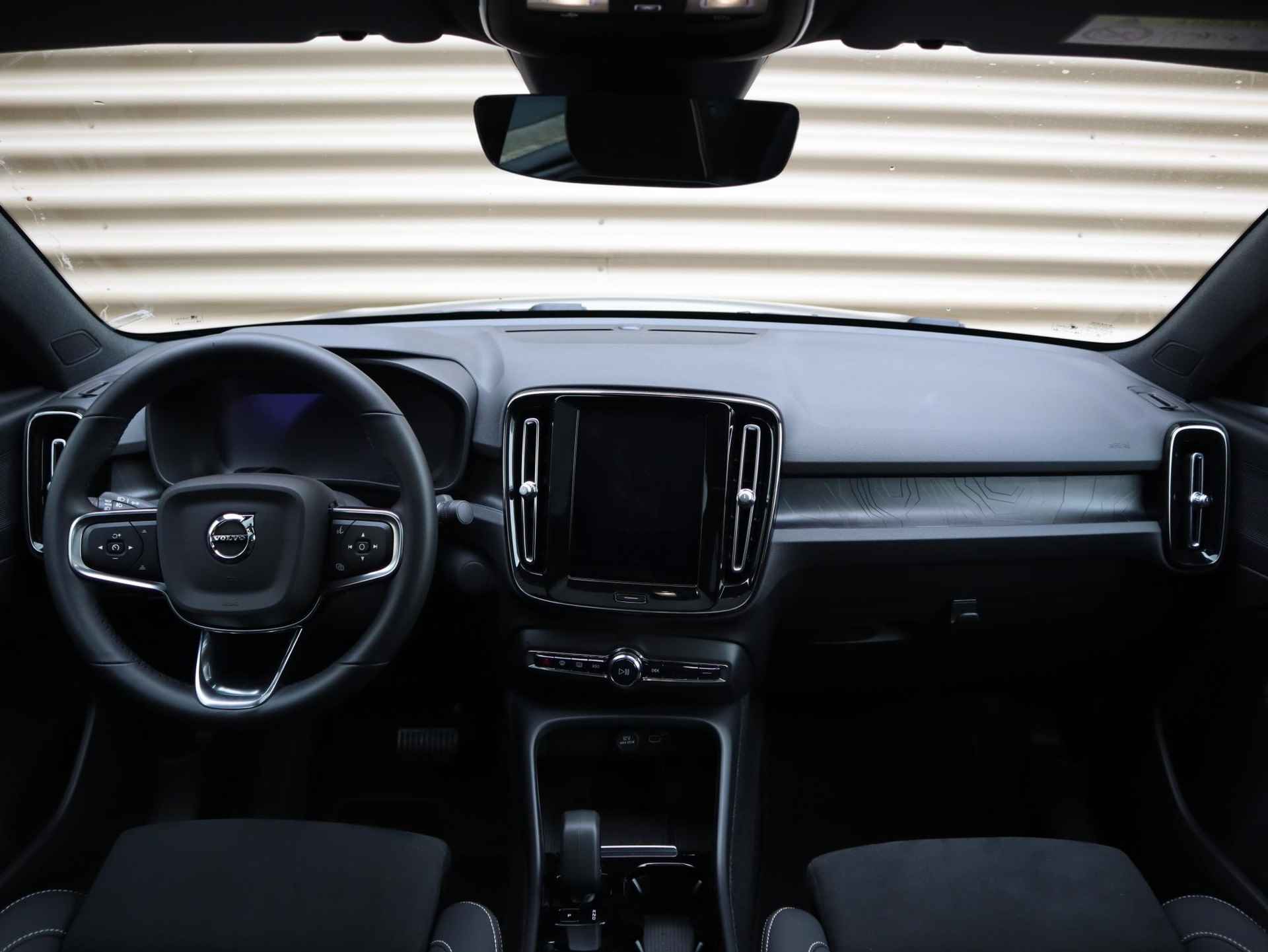 Volvo C40 Recharge Plus 69 kWh | 20 Inch | Glazen dak | Stoelverwarming | Stuurverwarming - 4/50