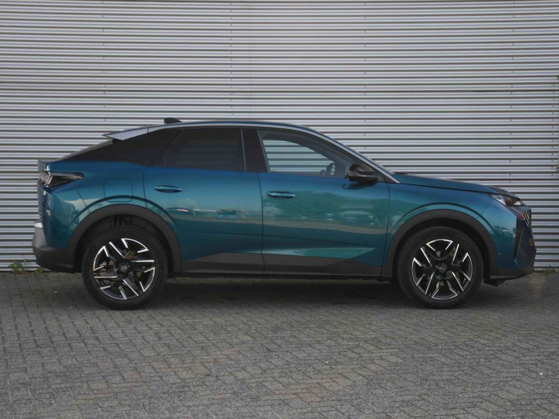 Peugeot 3008 Allure 1.2 Hybrid 136pk Automaat 360 CAMERA | 19''LM | ADAP. CRUISE | DODE HOEK | LANE ASSIST | NAVI | APPLE CARPLAY - 3/32