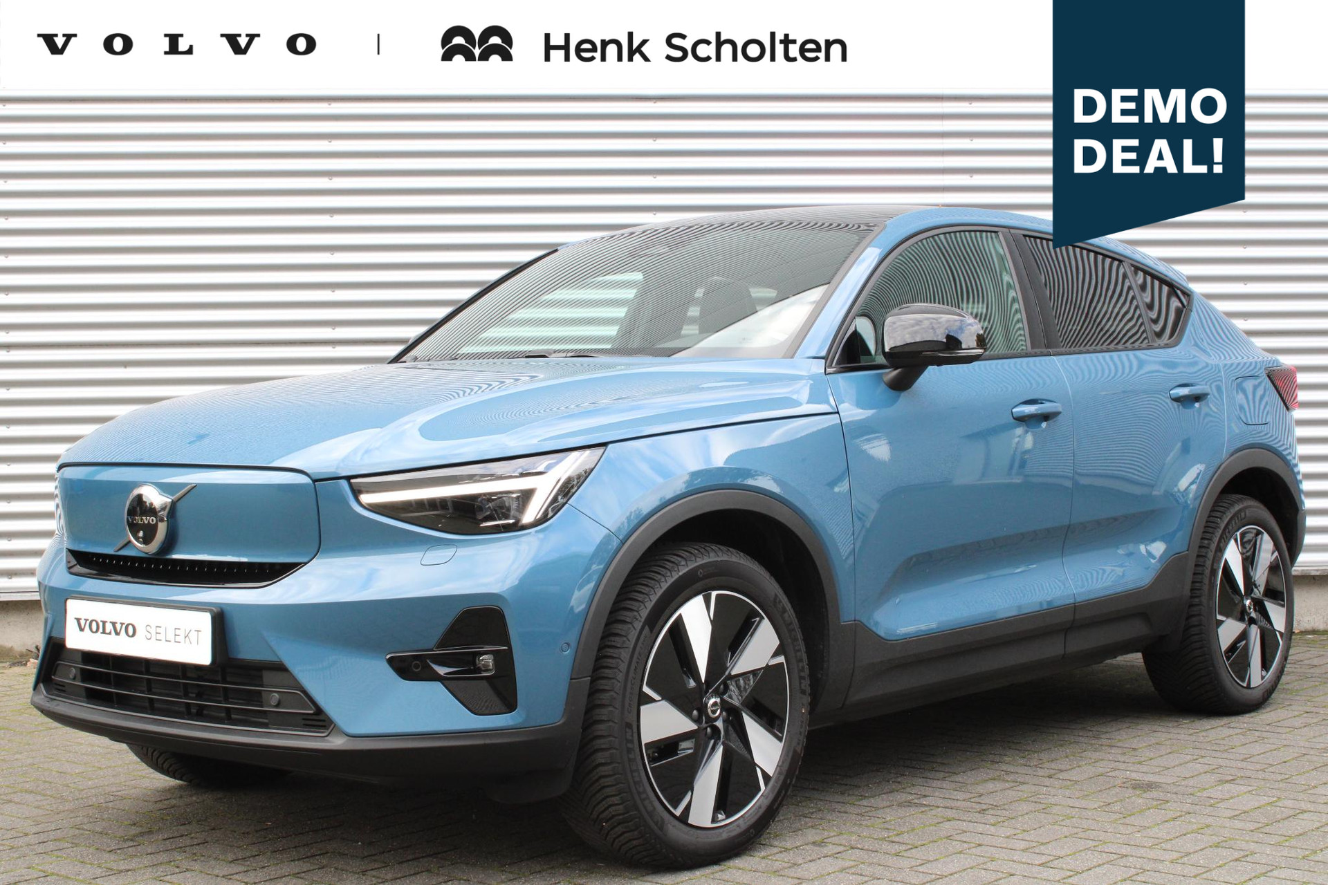 Volvo C40 Single Motor Extended Range Ultimate 82 kWh, Pixel LED Koplampen, Panoramadak, Harman/Kardon Premium Geluidssysteem, Power Seats Met Geheugen, Lichtmetalen Velgen, Extra Getint Glas, Elektrisch Bedienbare Achterklep, Keyless Entry, BLIS Dodehoekdetectie, Adaptieve Cruise Control Met Stuurhulp