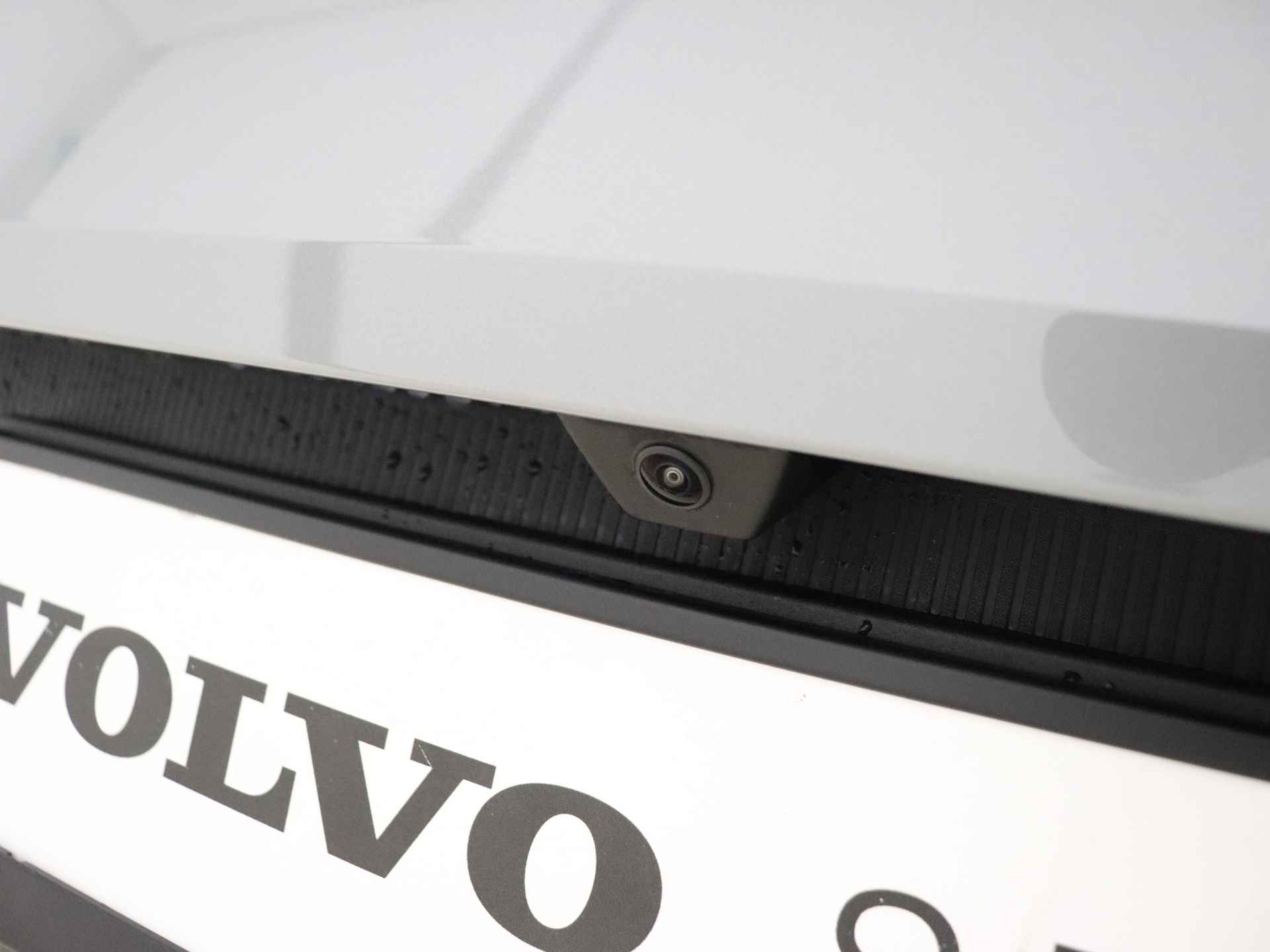 Volvo EX30 Single Motor Extended Range Plus 69 kWh / NIEUW / DIRECT LEVERBAAR / 20'' / GETINT GLAS / STOEL + STUURW. VERWARMING / - 15/33