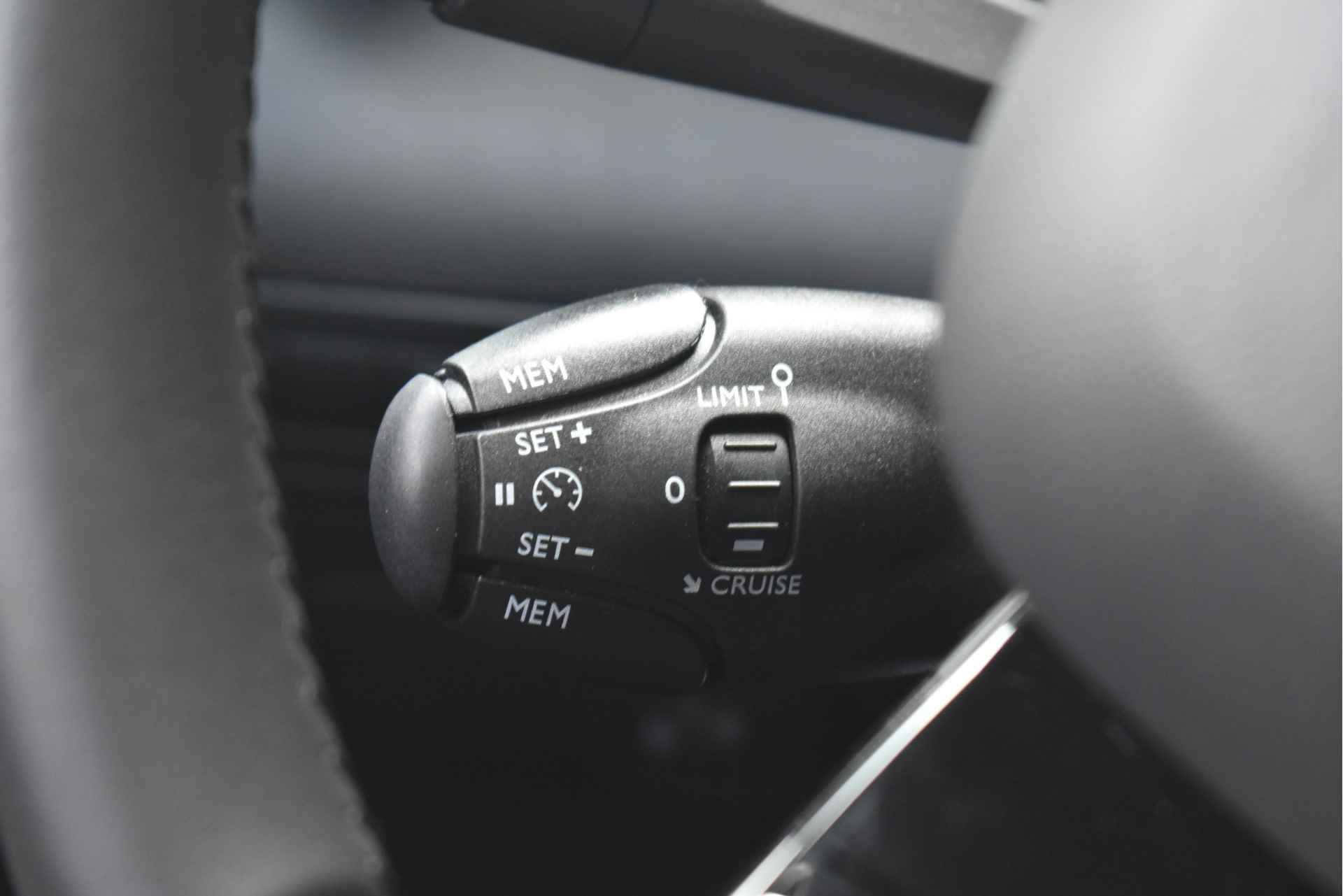 Citroën C3 Aircross 1.2 PureTech Feel 110pk | Navigatie | AllSeason | Full-LED | Airco | Cruise Control | 1e Eigenaar | Dealeronderhouden | !! - 16/33