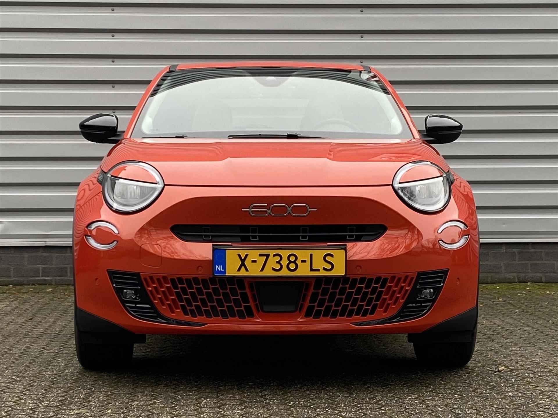 Fiat 600 54kWh 156pk La Prima | Navigatie | Carplay | Camera | - 2/38