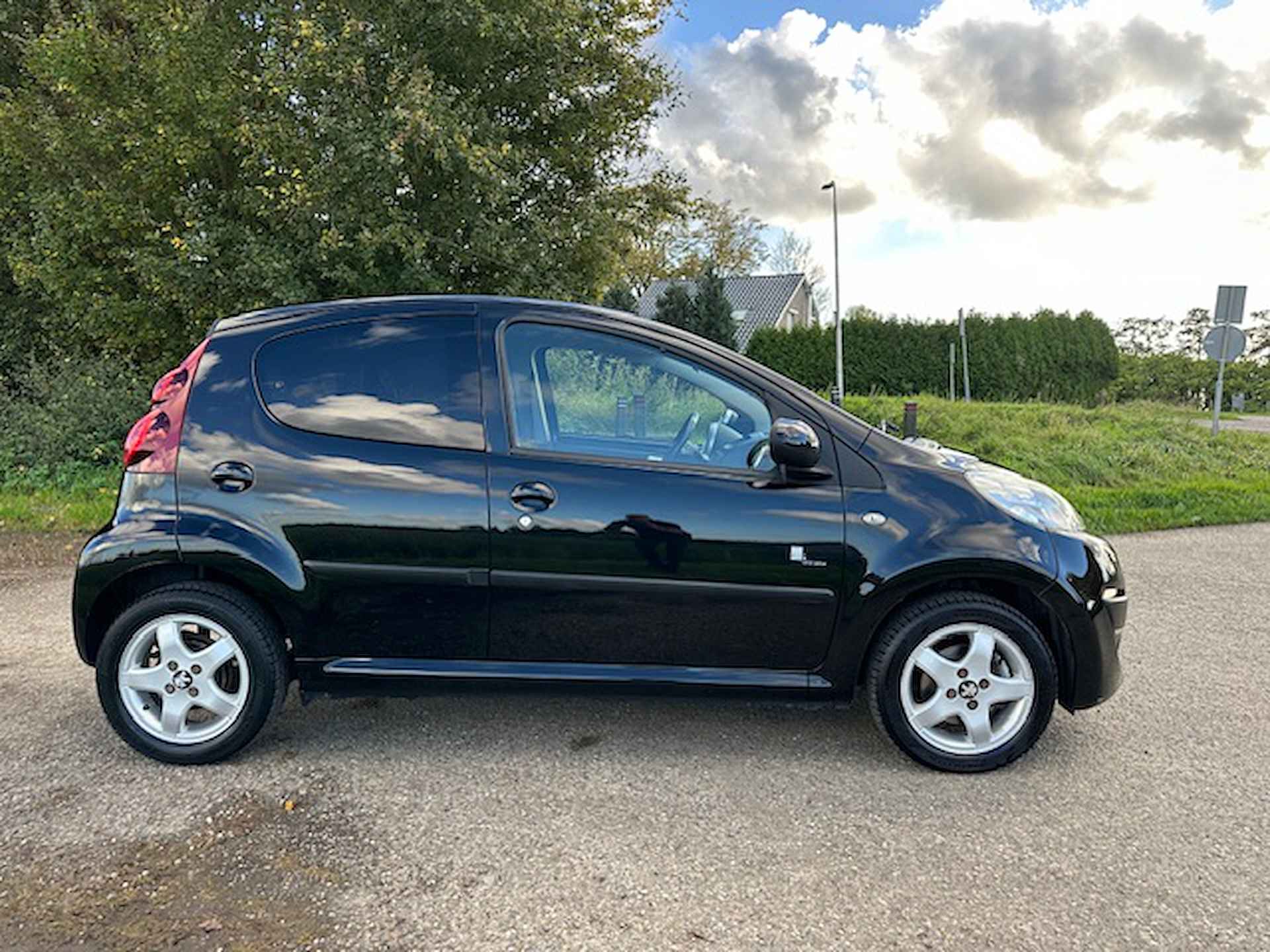 Peugeot 107 1.0 Black & Silver Zeer complete uitvoering - 9/16