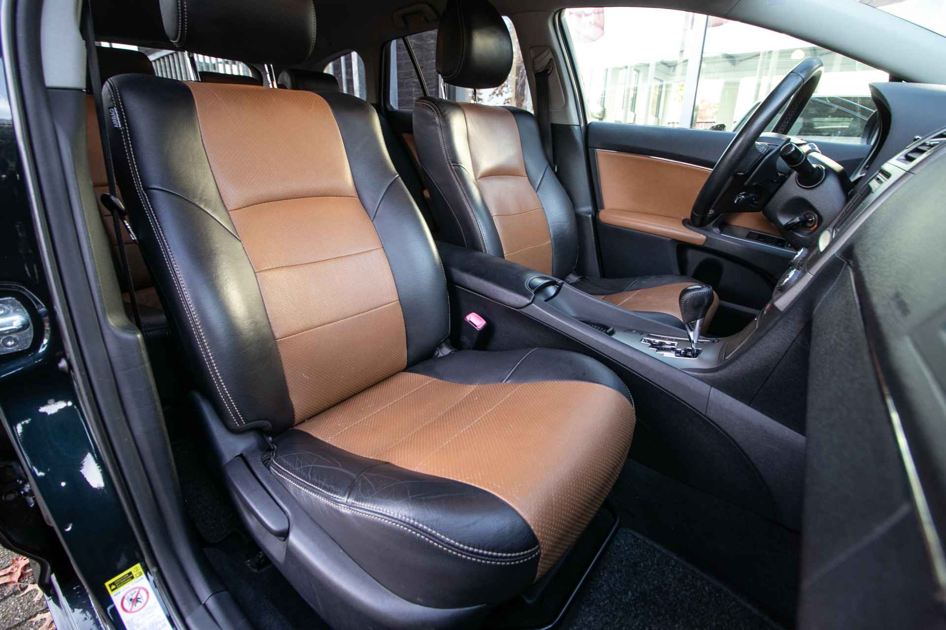 Toyota Avensis wagon 1.8 VVTi Business automaat - All-in rijklrprs | afn. trekhaak | leder | cruise control - 5/37