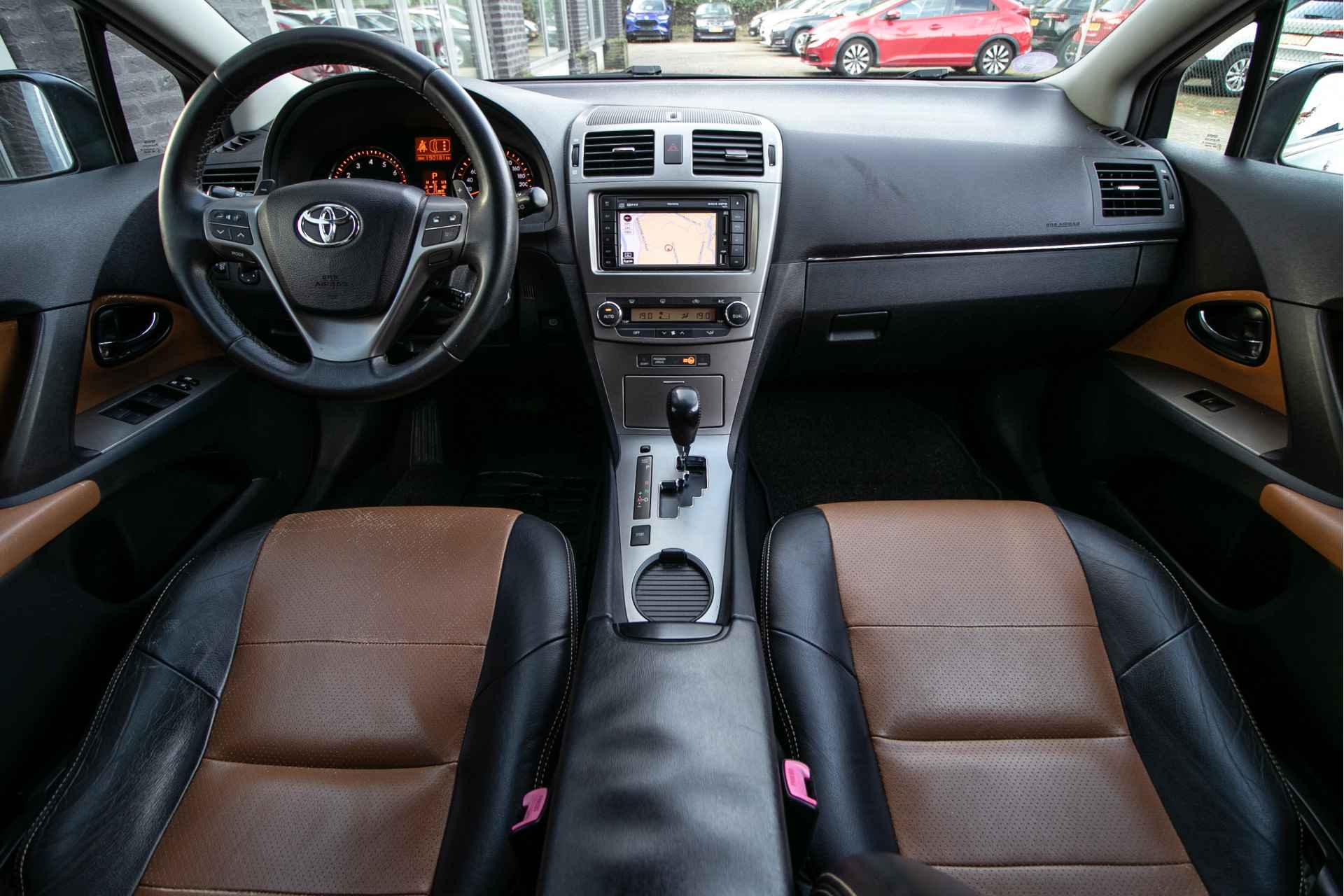 Toyota Avensis wagon 1.8 VVTi Business automaat - All-in rijklrprs | afn. trekhaak | leder | cruise control - 10/37