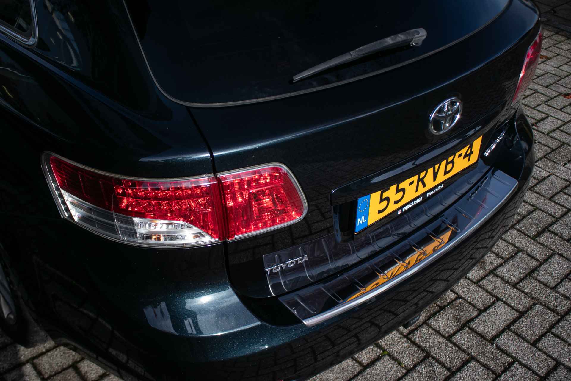 Toyota Avensis wagon 1.8 VVTi Business automaat - All-in rijklrprs | afn. trekhaak | leder | cruise control - 22/37