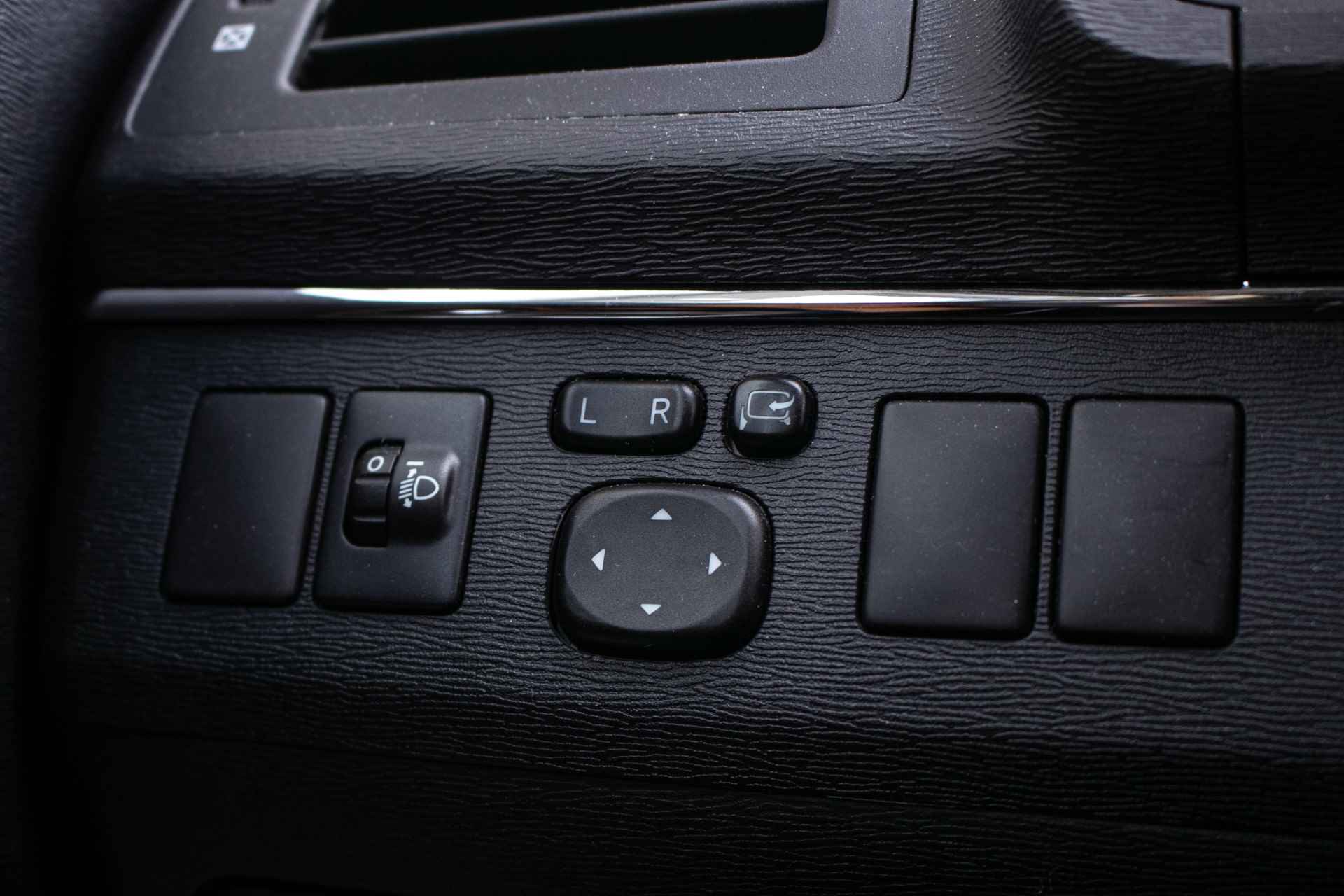 Toyota Avensis wagon 1.8 VVTi Business automaat - All-in rijklrprs | afn. trekhaak | leder | cruise control - 30/37