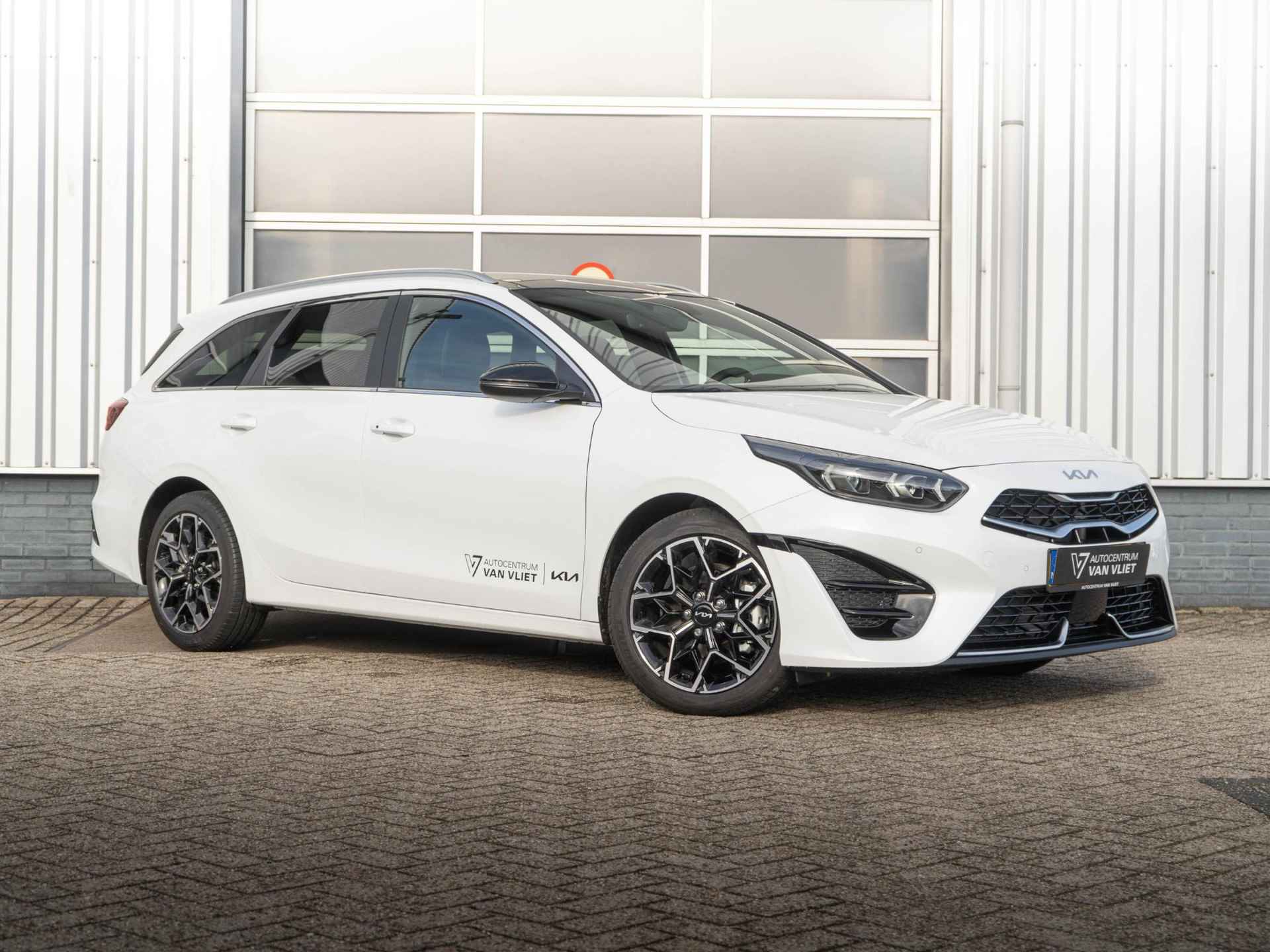 Kia Ceed Sportswagon 1.5 T-GDi GT-Line | Schuifkanteldak | Stoel en stuur verwarming | Navigatie | - 6/33