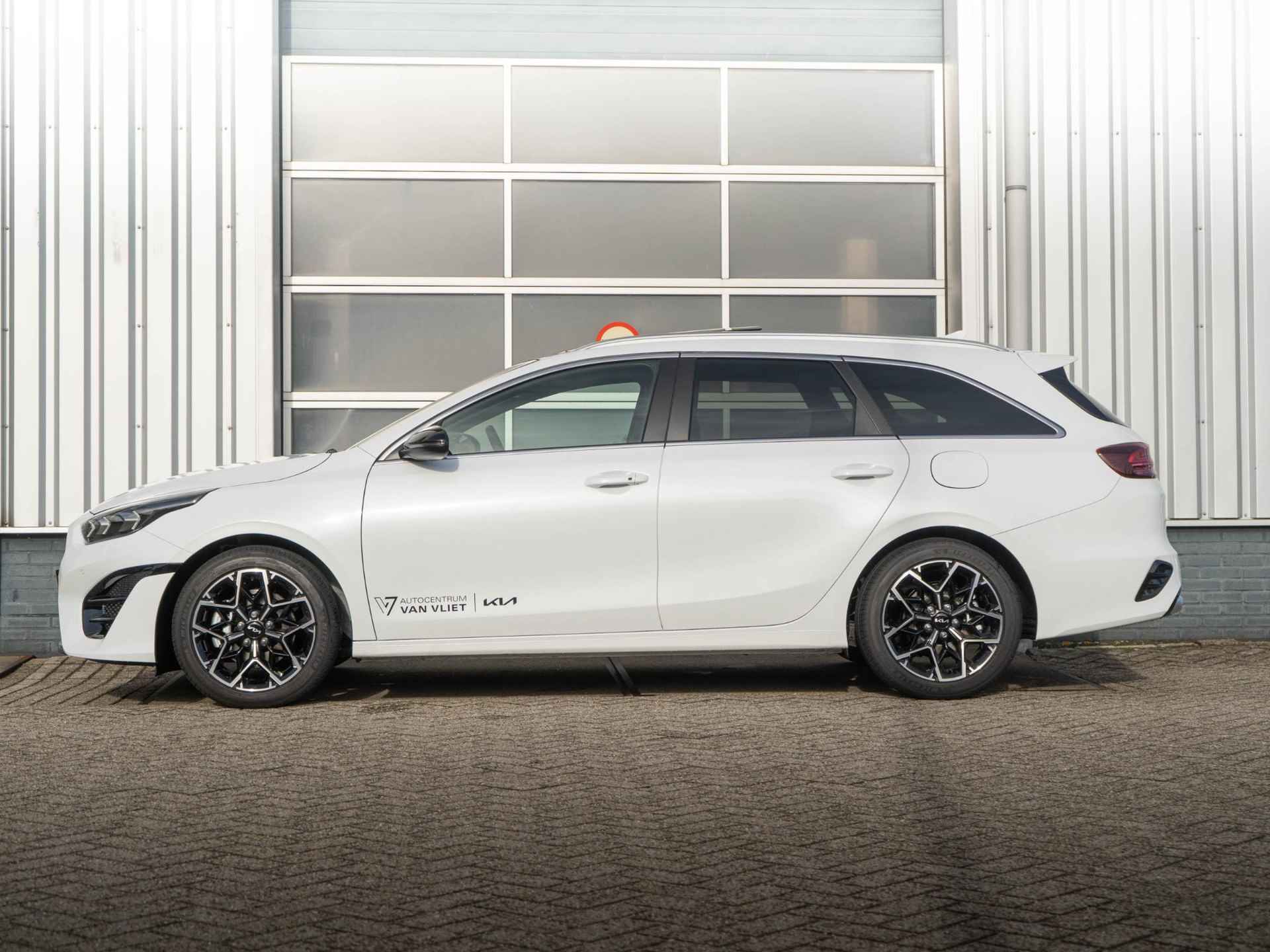 Kia Ceed Sportswagon 1.5 T-GDi GT-Line | Schuifkanteldak | Stoel en stuur verwarming | Navigatie | - 8/33