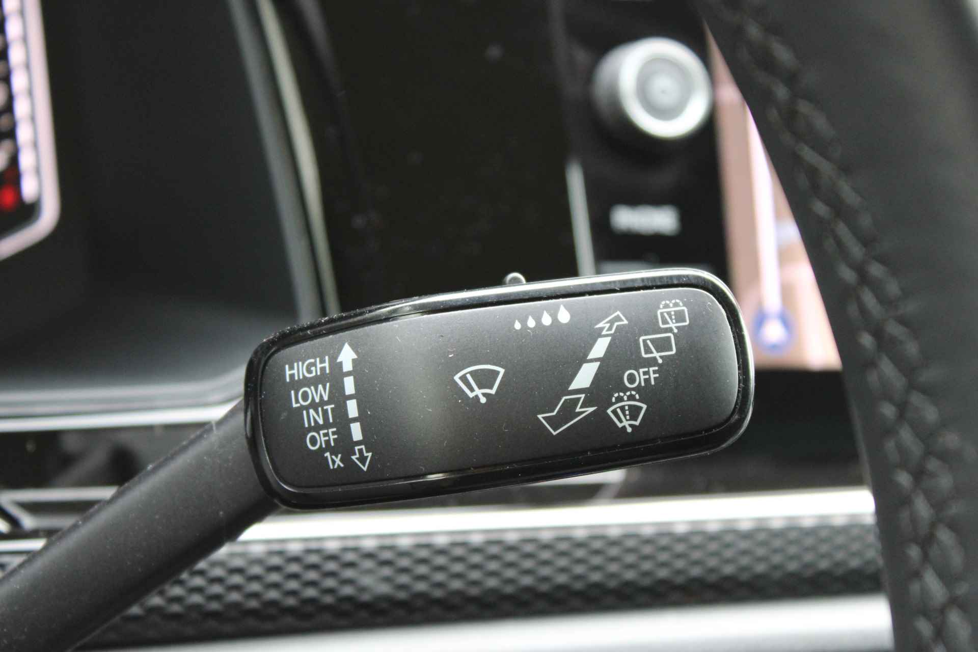 Volkswagen Polo Life Business 1.0 TSI 95 pk DSG | Camera | PDC v+a | Apple Carplay | Stoelverwarming | 15"Lmv | LED - 24/44