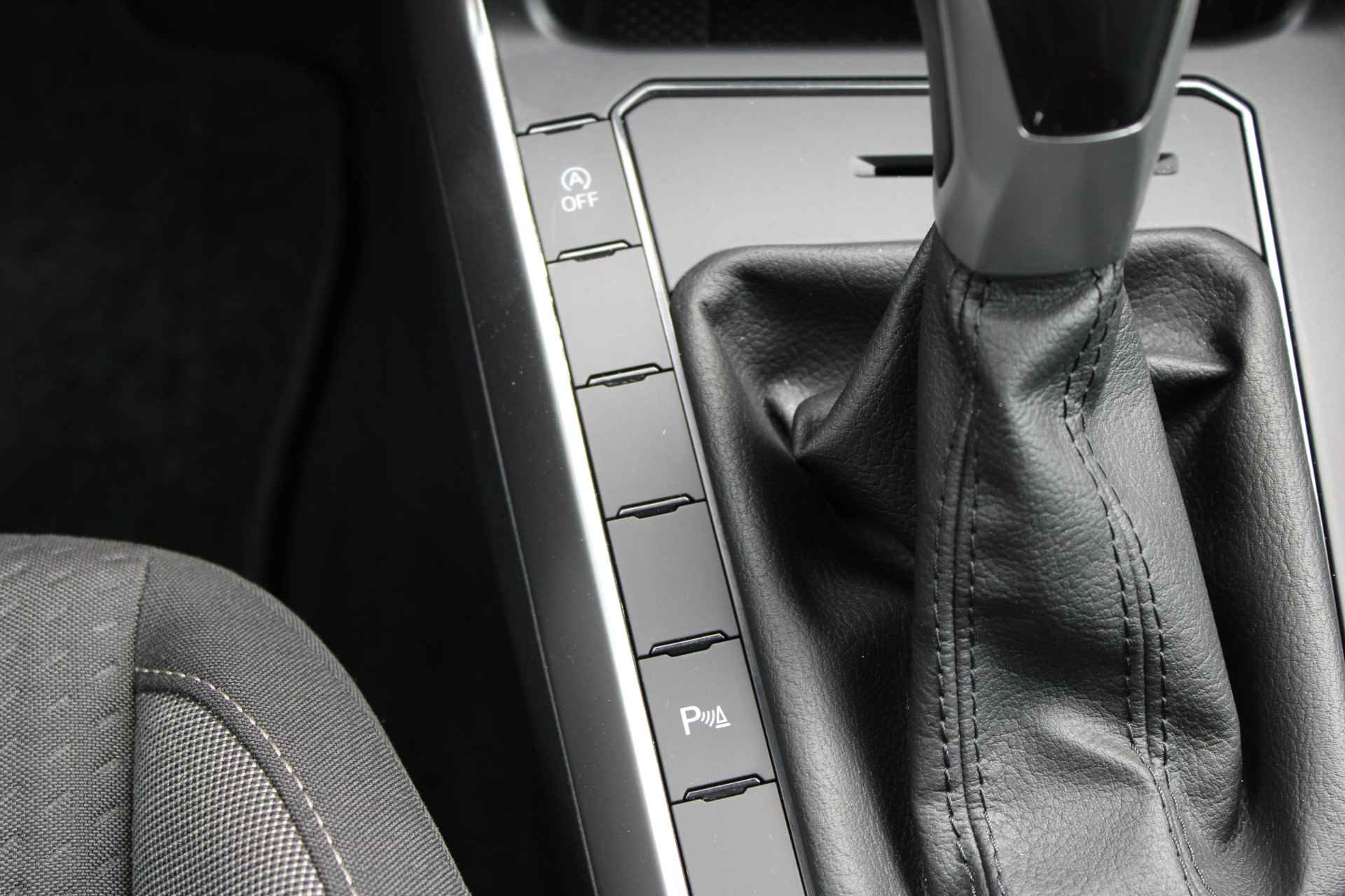 Volkswagen Polo Life Business 1.0 TSI 95 pk DSG | Camera | PDC v+a | Apple Carplay | Stoelverwarming | 15"Lmv | LED - 39/44