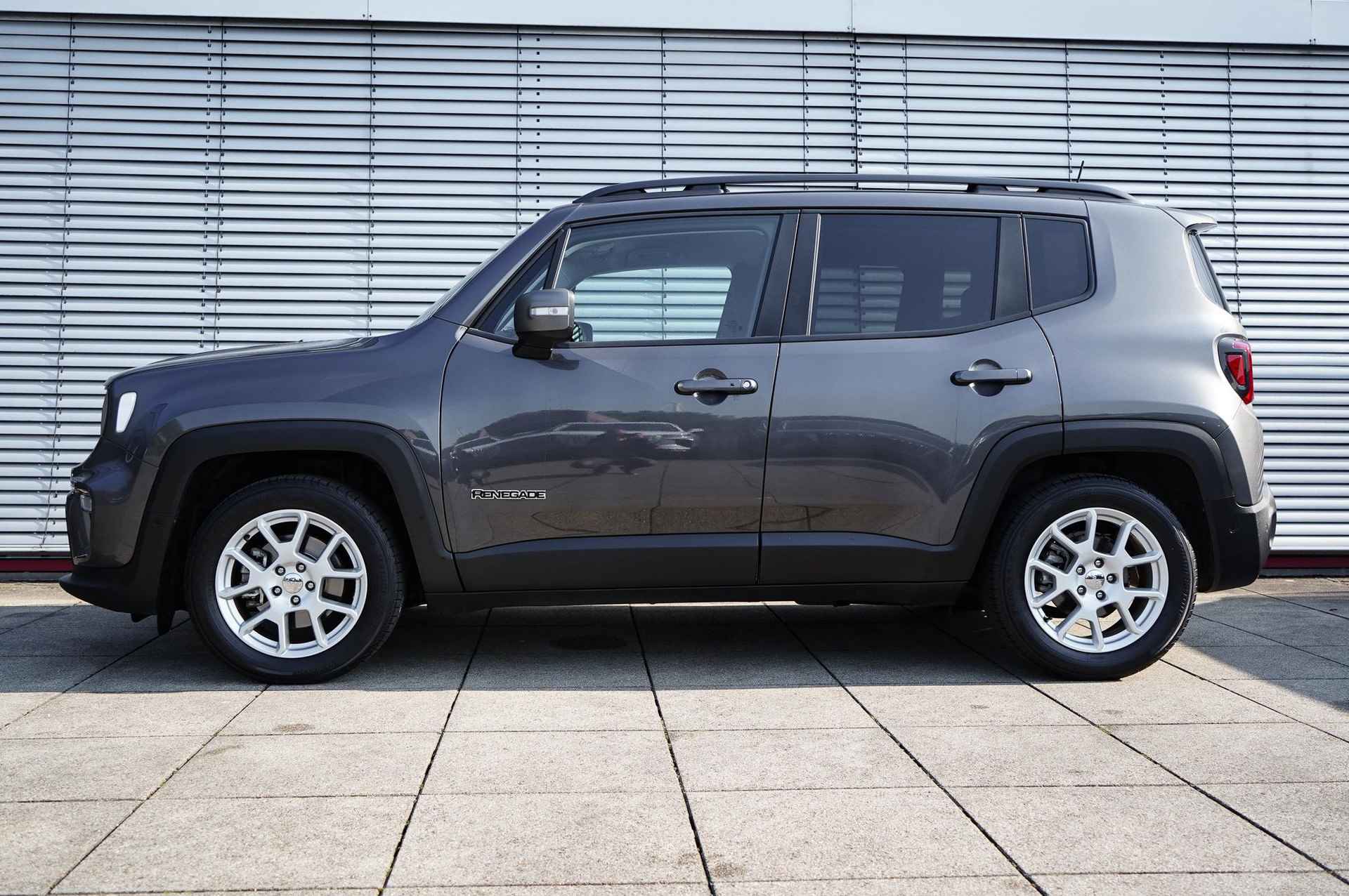 Jeep Renegade 1.0T Limited | Navigatie | 1ste Eigenaar | DAB, Bluetooth & AppleCarplay/AndroidAuto | Parkeersensoren - 3/26