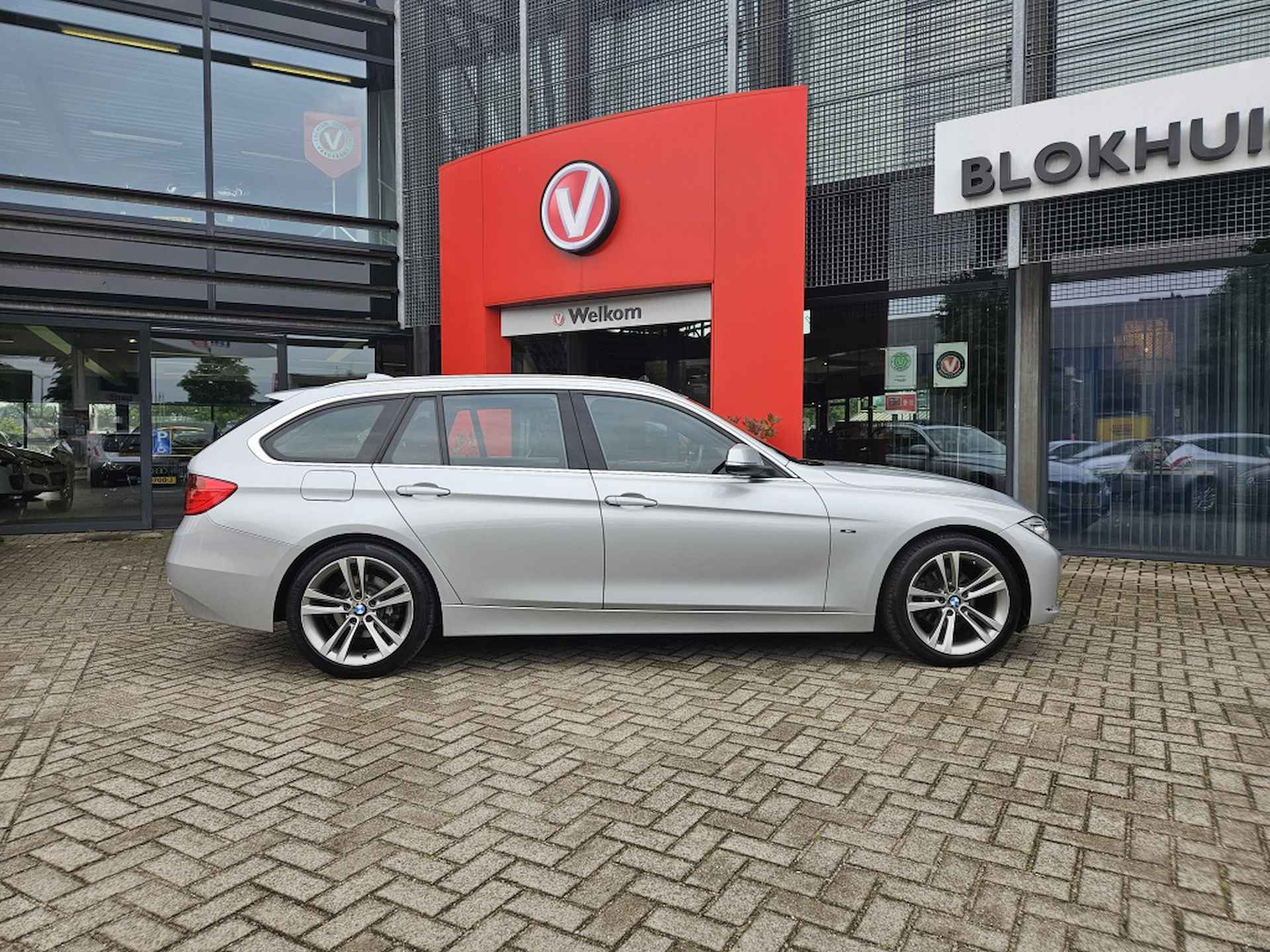 Bmw 3-serie Touring 320i High Executive | Panodak | Navi - 5/28