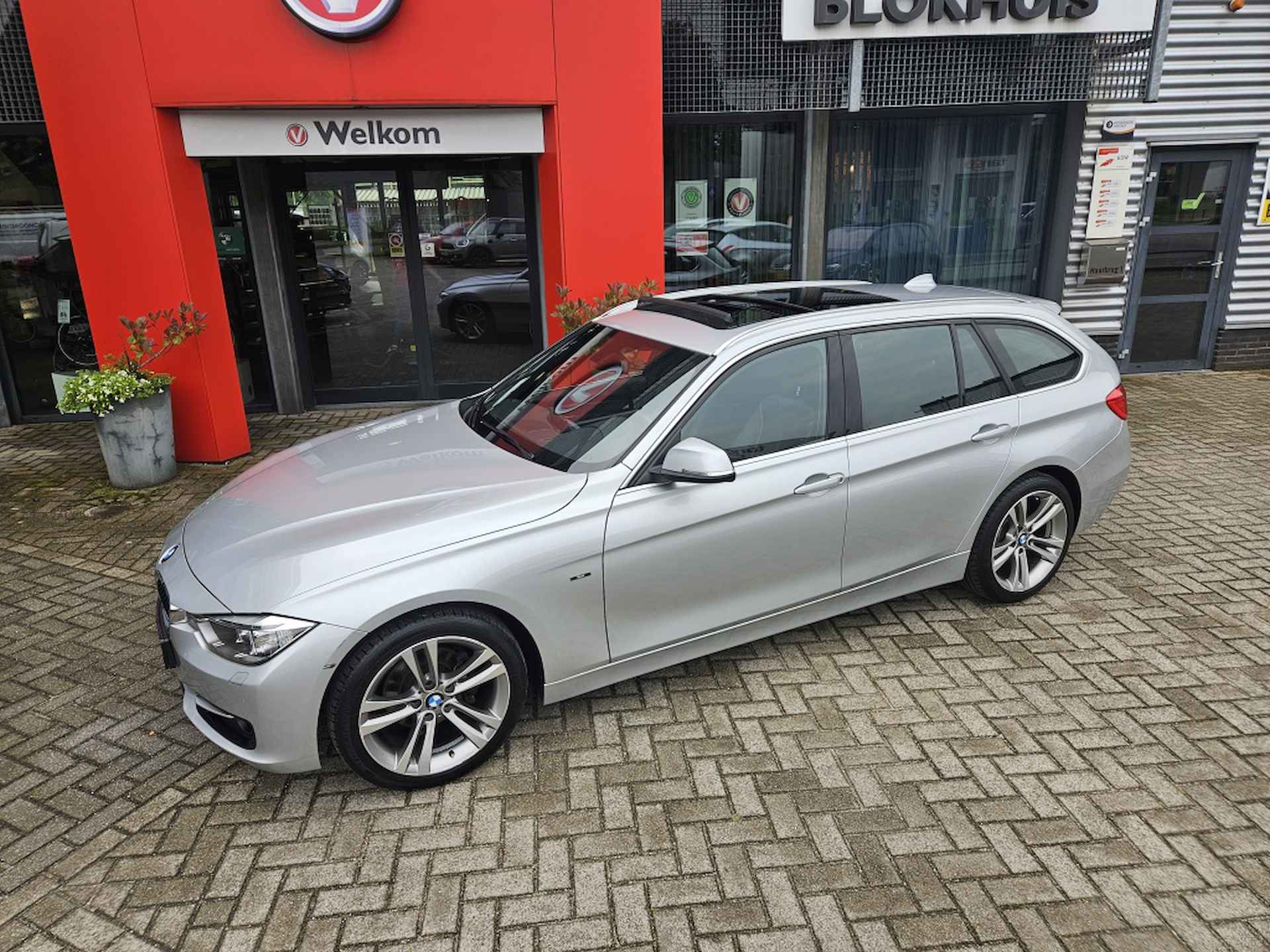 Bmw 3-serie Touring 320i High Executive | Panodak | Navi - 7/28