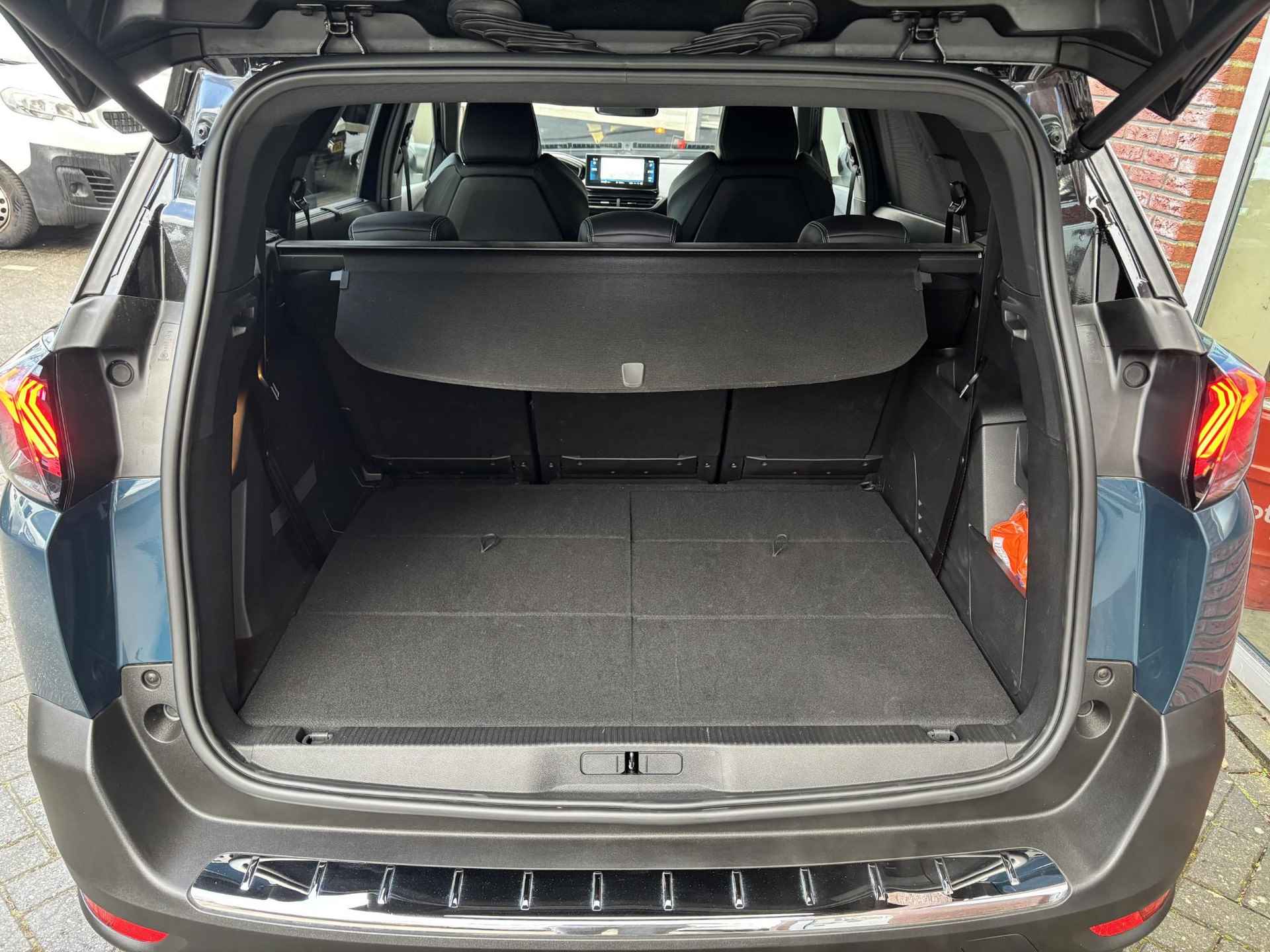 Peugeot 5008 SUV Allure Pack Business 1.2 PureTech 130pk H6 | HANDSFREE A.KLEP | TWO-TONE | NAVI | CAMERA | STOELVERW. | CLIMA | CRUISE | DAB+ | - 16/66