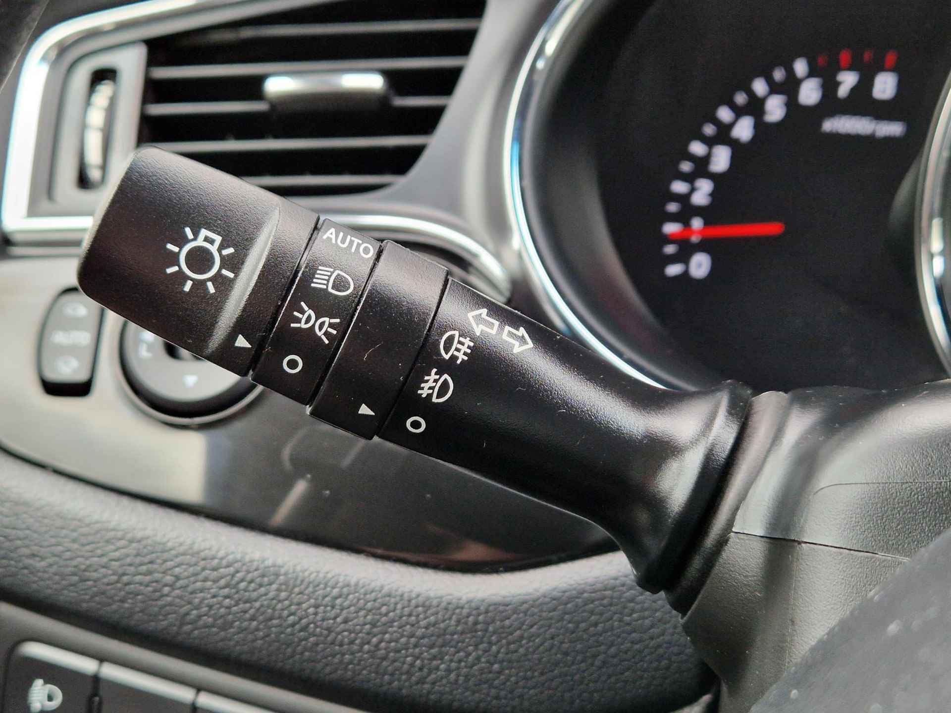 Kia cee'd 1.6 GDI DynamicLine | Navi | Clima | Bluetooth | Apple Carplay | Android Auto | Camera | Cruise Control | - 13/25