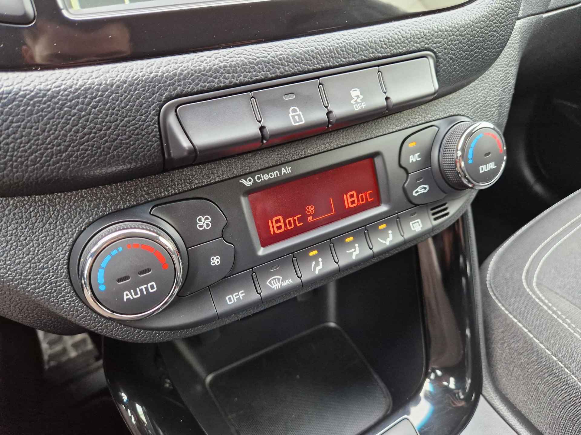 Kia cee'd 1.6 GDI DynamicLine | Navi | Clima | Bluetooth | Apple Carplay | Android Auto | Camera | Cruise Control | - 19/25