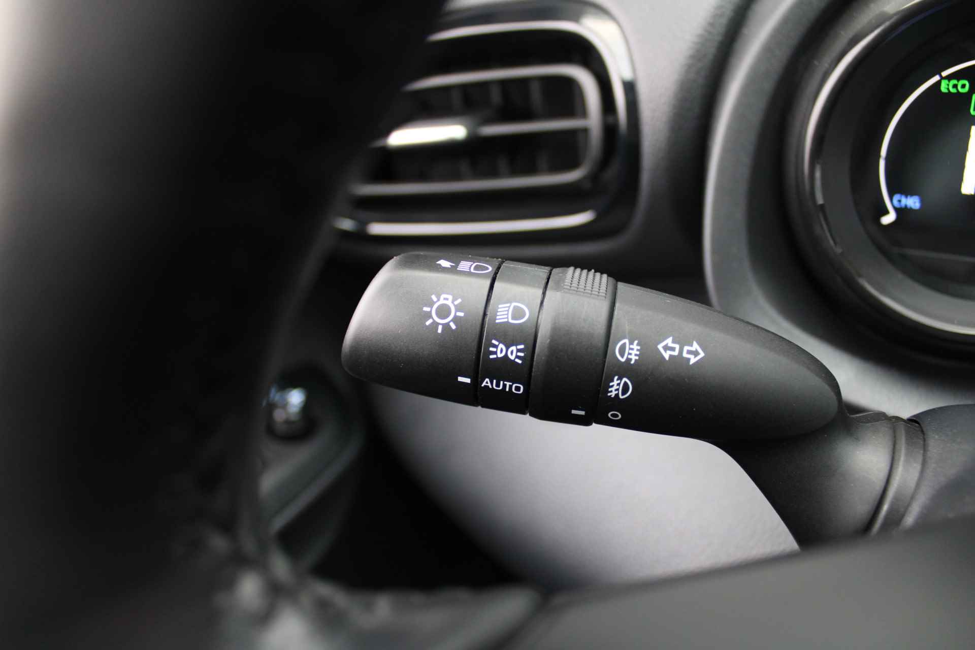 Mazda 2 Hybrid 1.5 Agile Comfort pakket | Airco | Cruise | Apple car play | Android auto | Camera | 15" LM | - 11/33