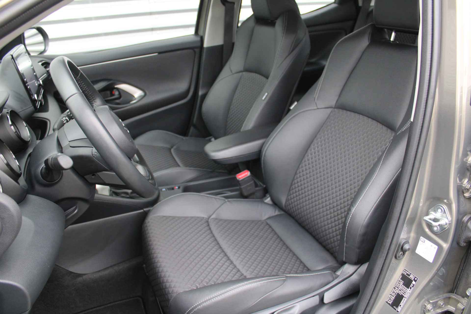 Mazda 2 Hybrid 1.5 Agile Comfort pakket | Airco | Cruise | Apple car play | Android auto | Camera | 15" LM | - 29/33