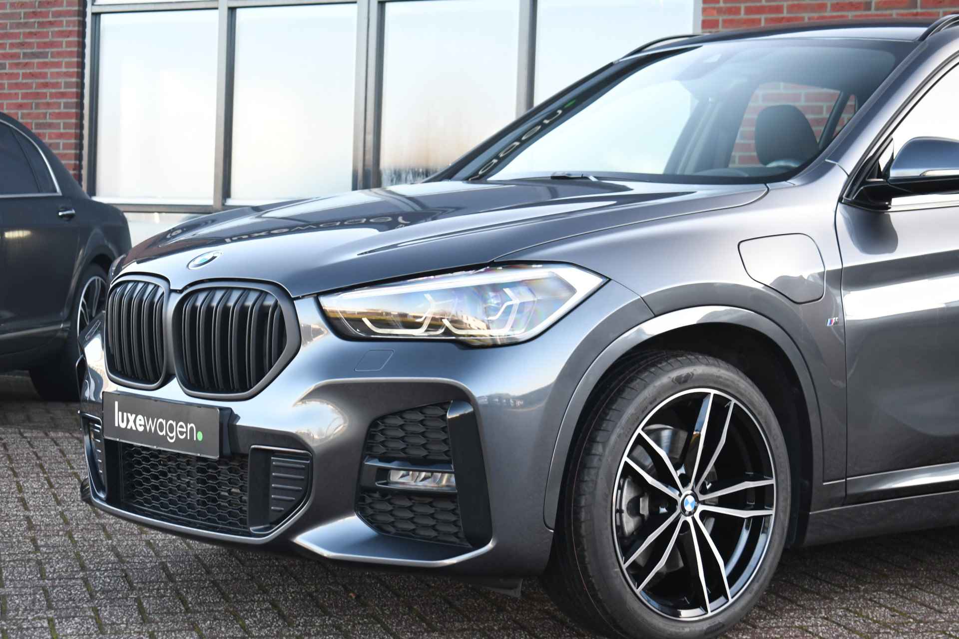 BMW X1 xDrive25e M-Sport Camera El-Klep Stuurverw 19inch - 21/55