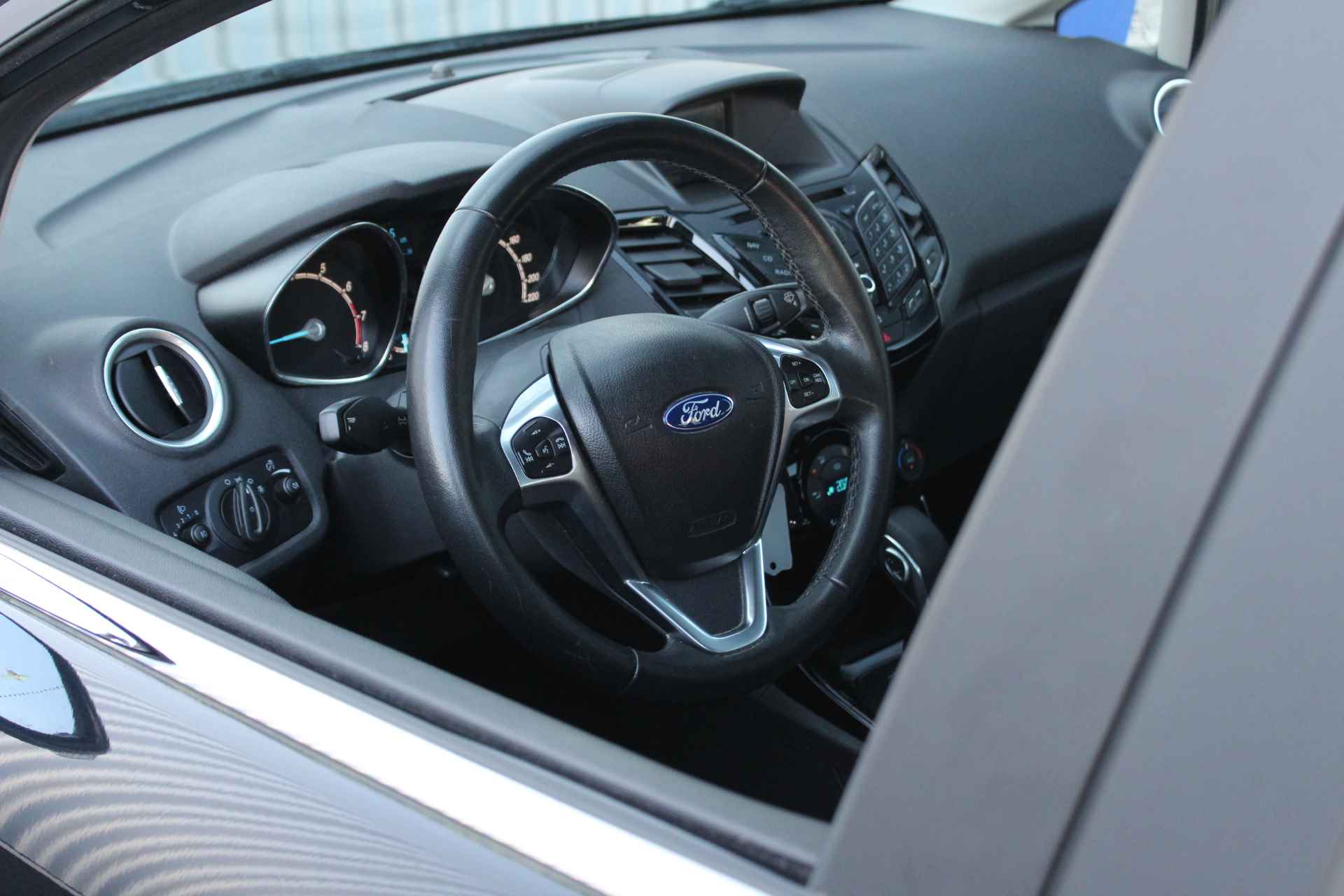 Ford Fiesta 1.0 100PK Titanium | Automaat | Voorruitverwarming | Navigatie | Clima | Parkeersensoren | Bluetooth | - 3/32