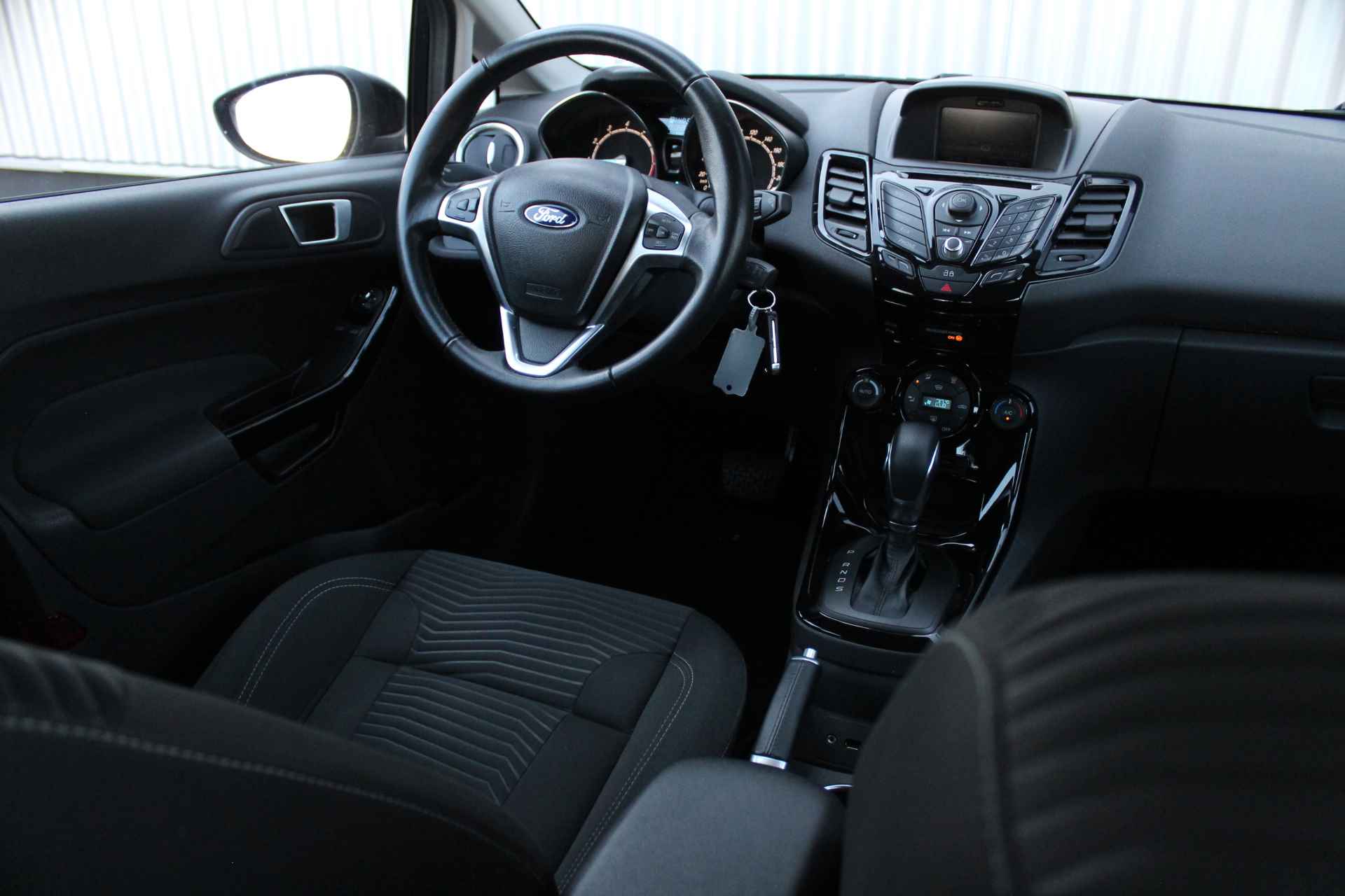 Ford Fiesta 1.0 100PK Titanium | Automaat | Voorruitverwarming | Navigatie | Clima | Parkeersensoren | Bluetooth | - 7/32