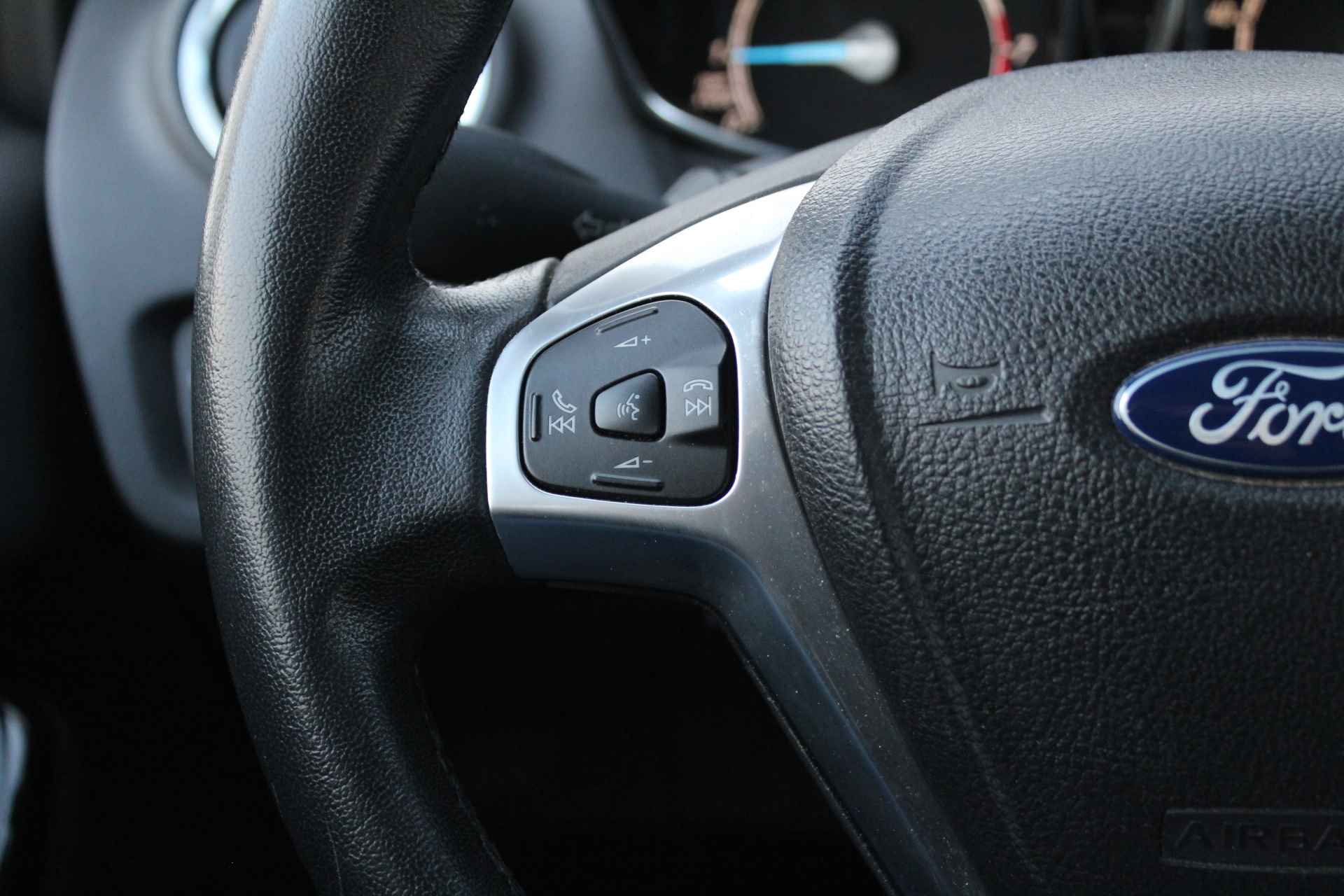 Ford Fiesta 1.0 100PK Titanium | Automaat | Voorruitverwarming | Navigatie | Clima | Parkeersensoren | Bluetooth | - 11/32
