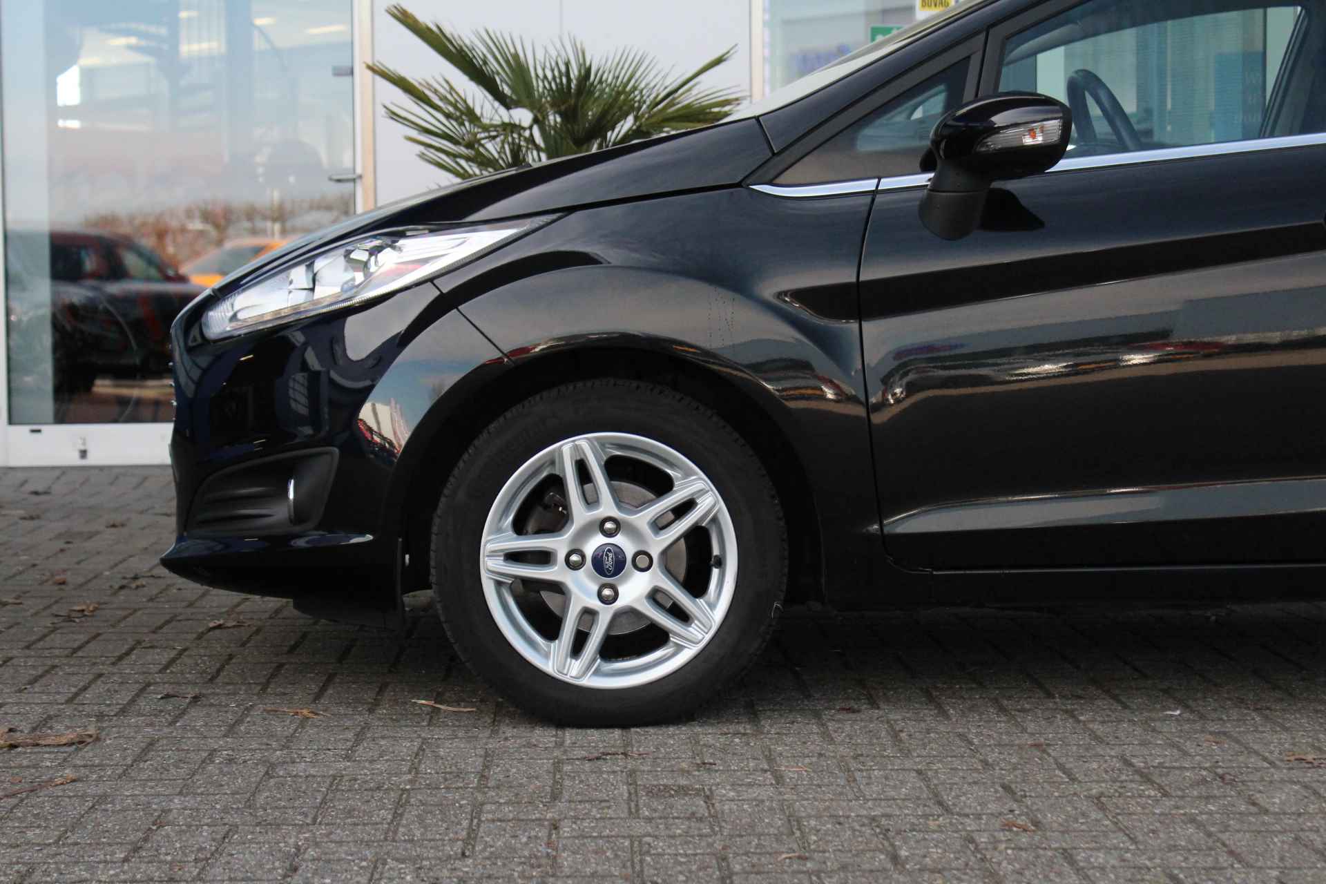 Ford Fiesta 1.0 100PK Titanium | Automaat | Voorruitverwarming | Navigatie | Clima | Parkeersensoren | Bluetooth | - 16/32