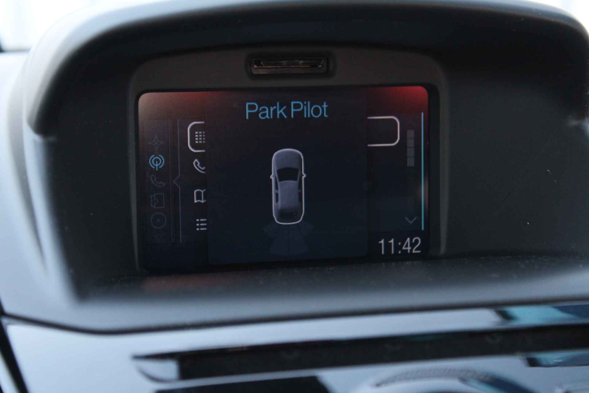 Ford Fiesta 1.0 100PK Titanium | Automaat | Voorruitverwarming | Navigatie | Clima | Parkeersensoren | Bluetooth | - 24/32