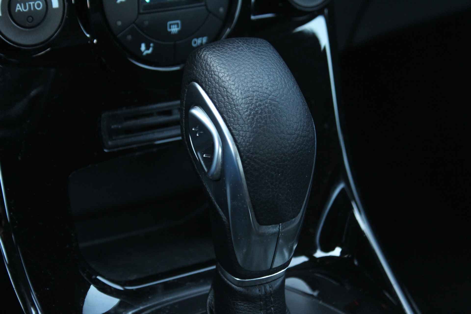 Ford Fiesta 1.0 100PK Titanium | Automaat | Voorruitverwarming | Navigatie | Clima | Parkeersensoren | Bluetooth | - 28/32