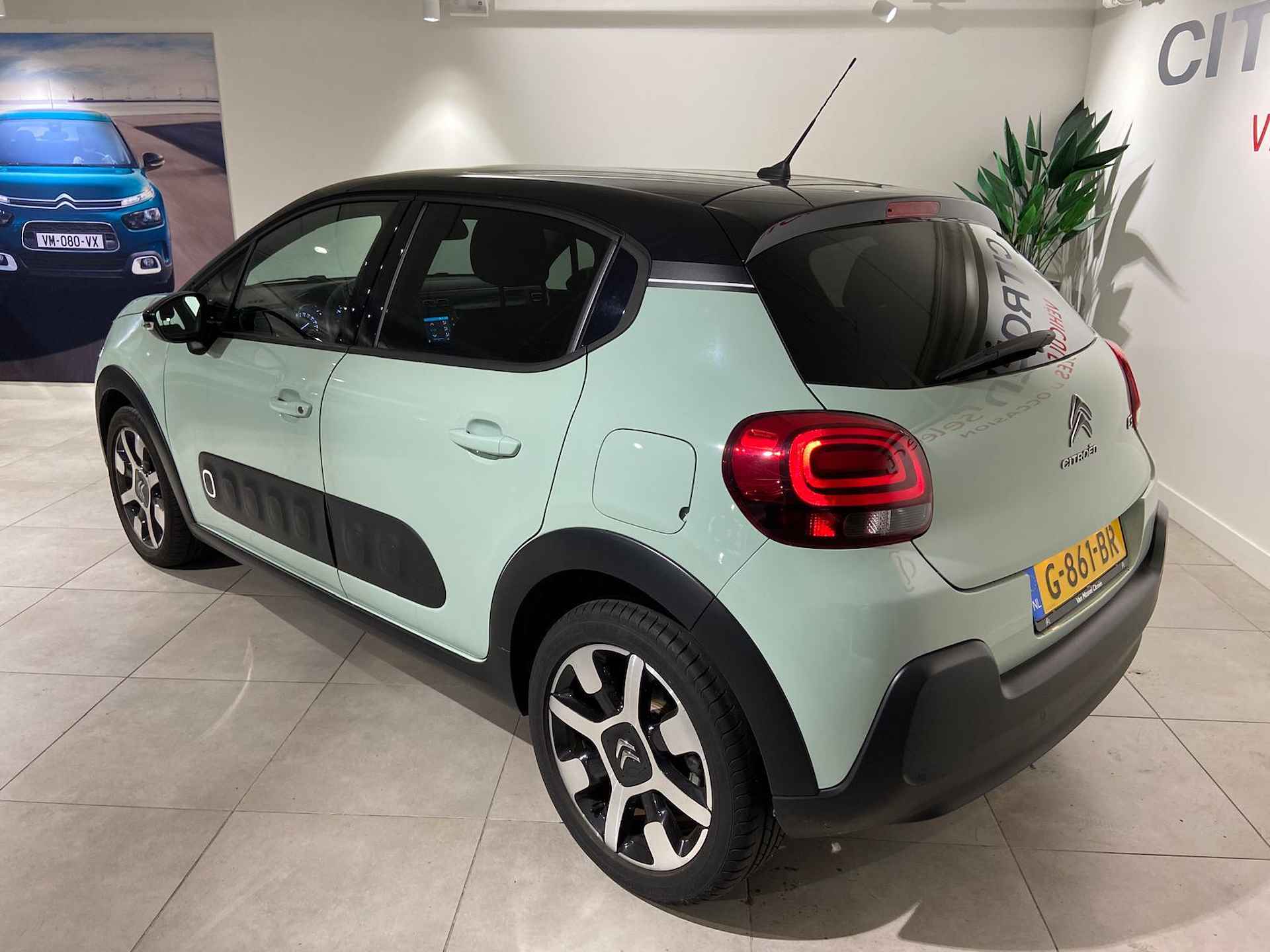 Citroen C3 1.2 PureTech S&S Shine 110PK automaat | complete uitvoering | lage kilometerstand - 2/20