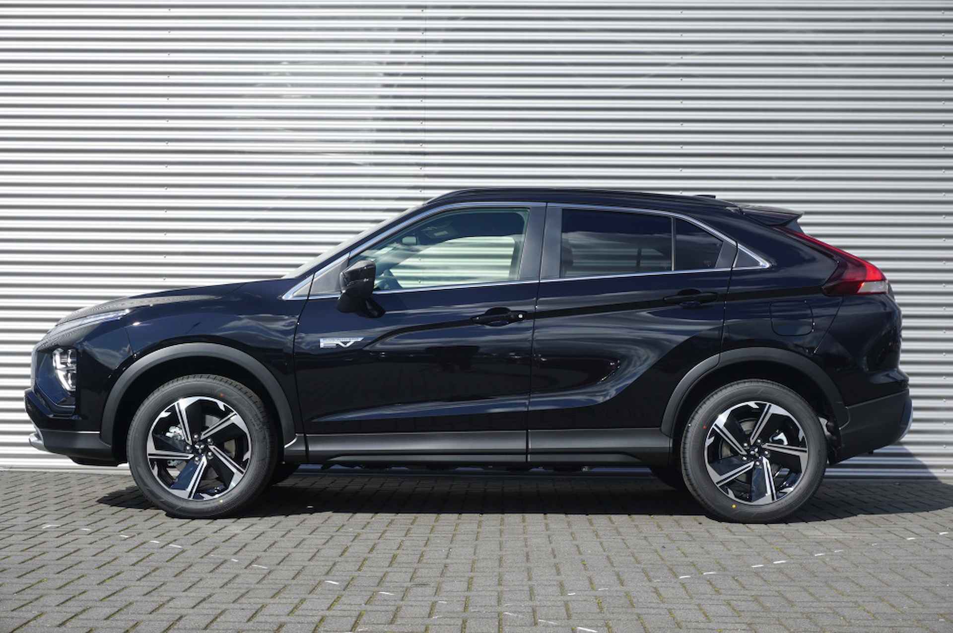 Mitsubishi Eclipse Cross 2.4 PHEV Instyle € 9.250 KORTING | 4WD | MEEST LUXE !! - 2/54
