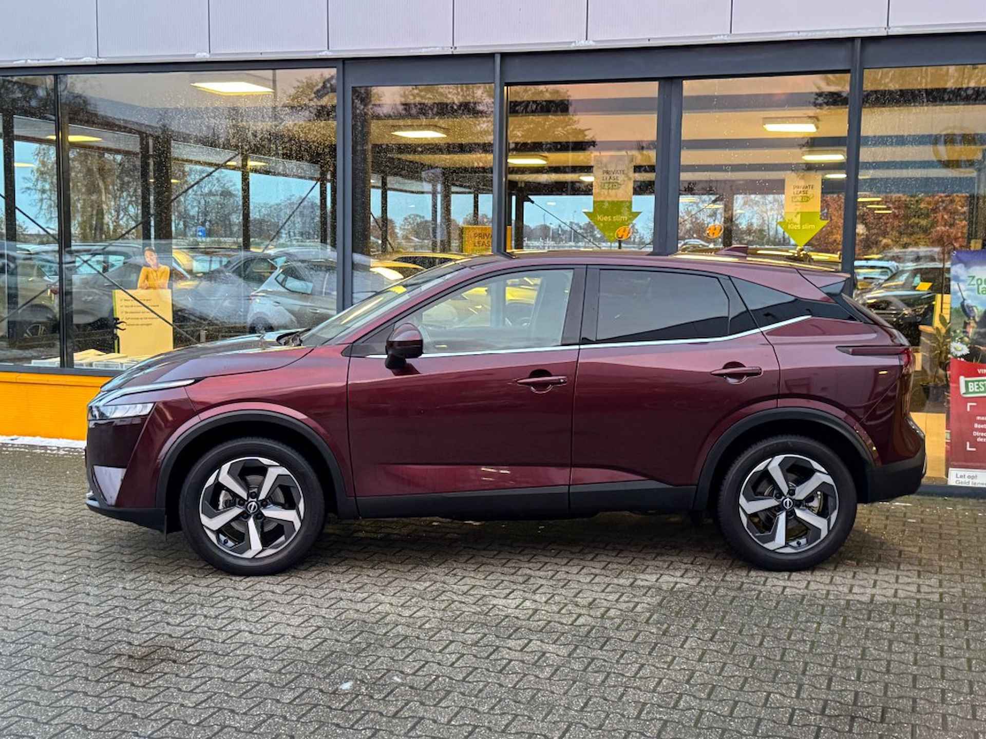 NISSAN Qashqai 1.3 MHEV N-Connecta - Navi - 360 camera - stoelverwarming - 2/34