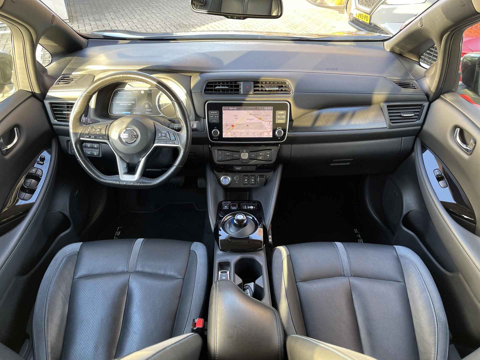 Nissan LEAF e+ Tekna 62 kWh / PRIJS = RIJKLAAR! / ProPILOT | Adapt. Cruise Control | BOSE Audio | Stuur- + Stoelverwarming | Leder/Alcantara | Apple Carplay/Android Auto - 12/27